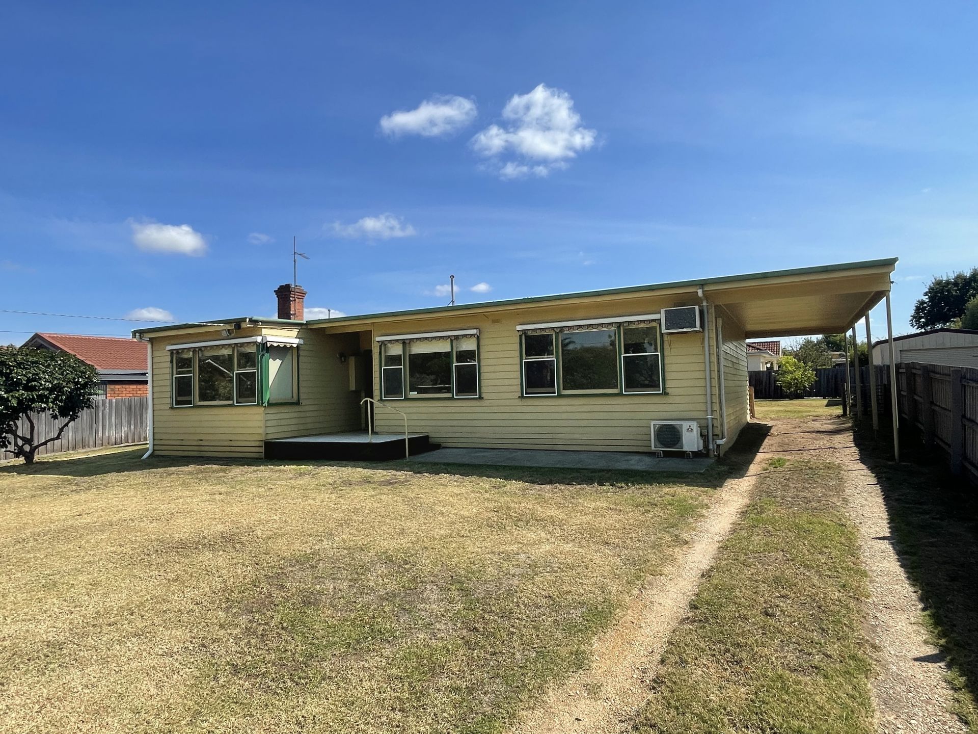 32 Wallace Street, Bairnsdale OBrien Real Estate