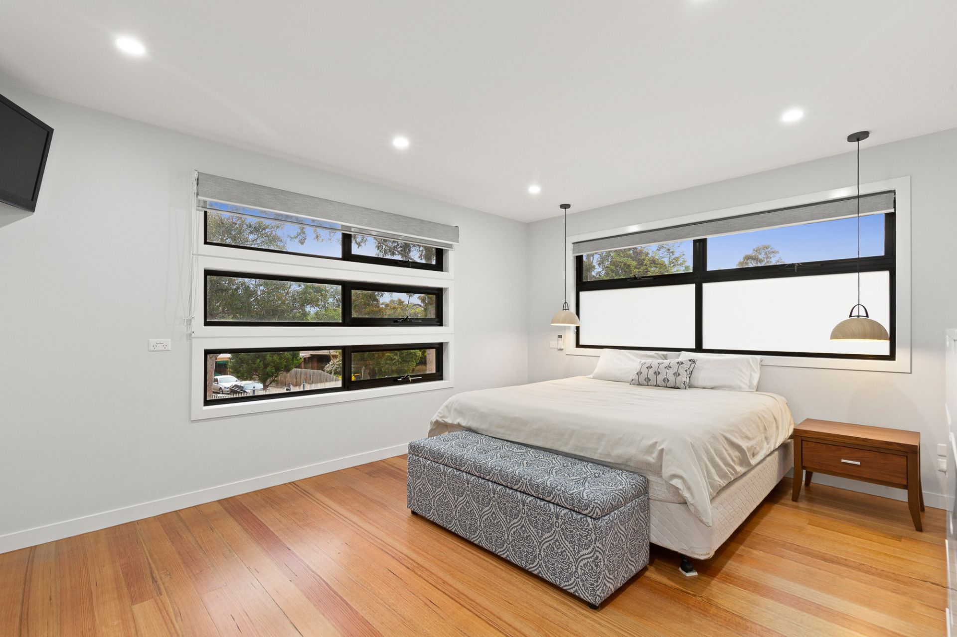 Real Estate For Sale 182 Mill Park Drive Mill Park , VIC