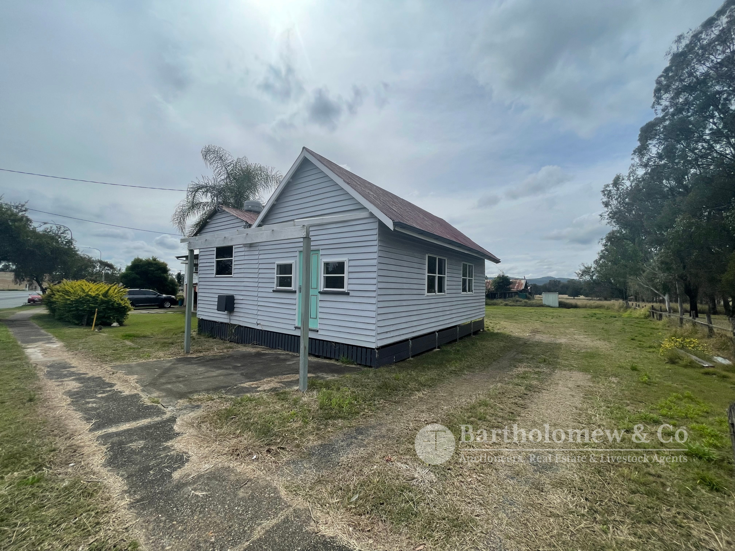 Real Estate For Sale 26 Fassifern Street Peak Crossing , QLD