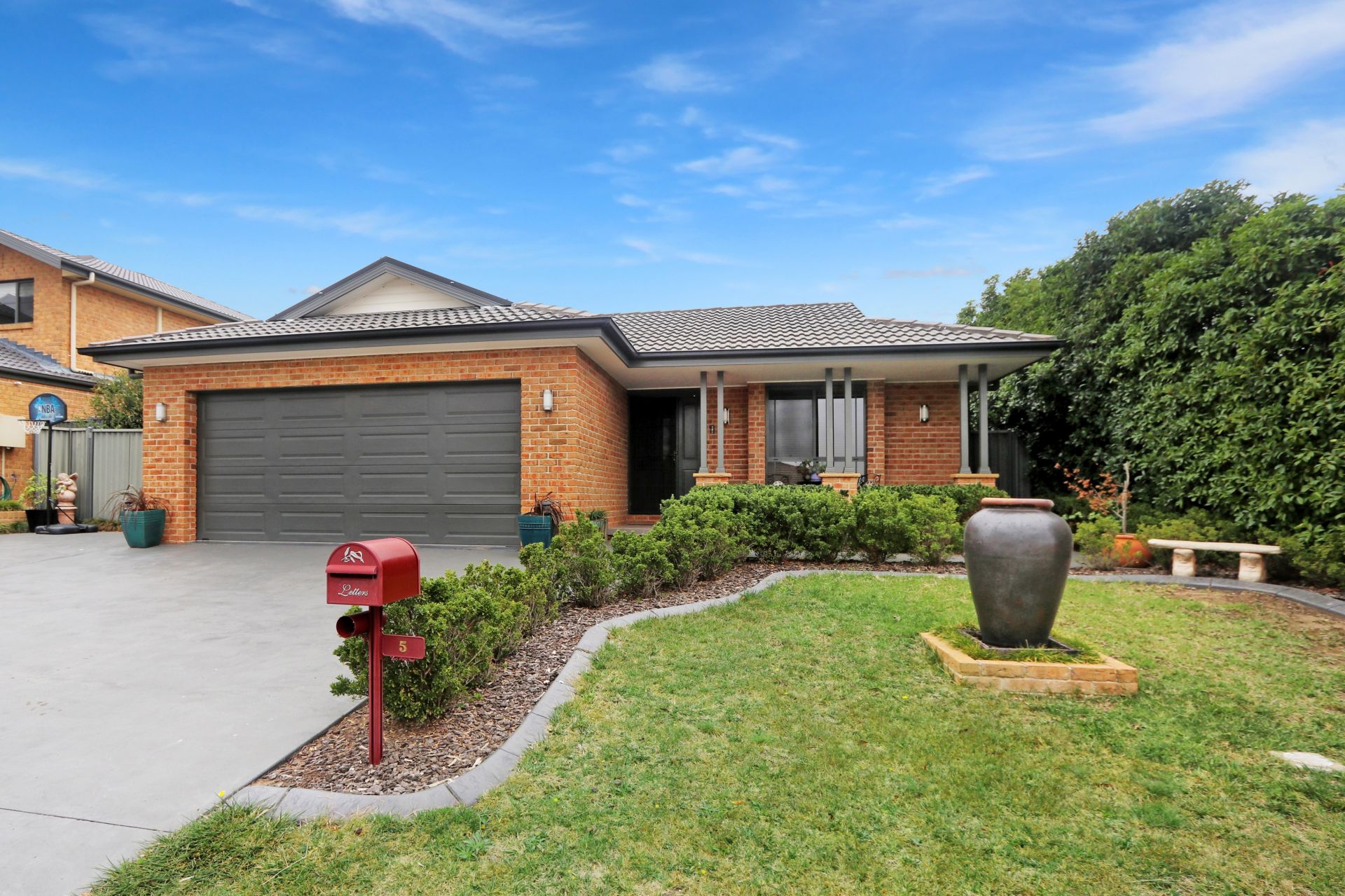 5 Hazelwood Place, Goulburn Goulburn First National Real Estate
