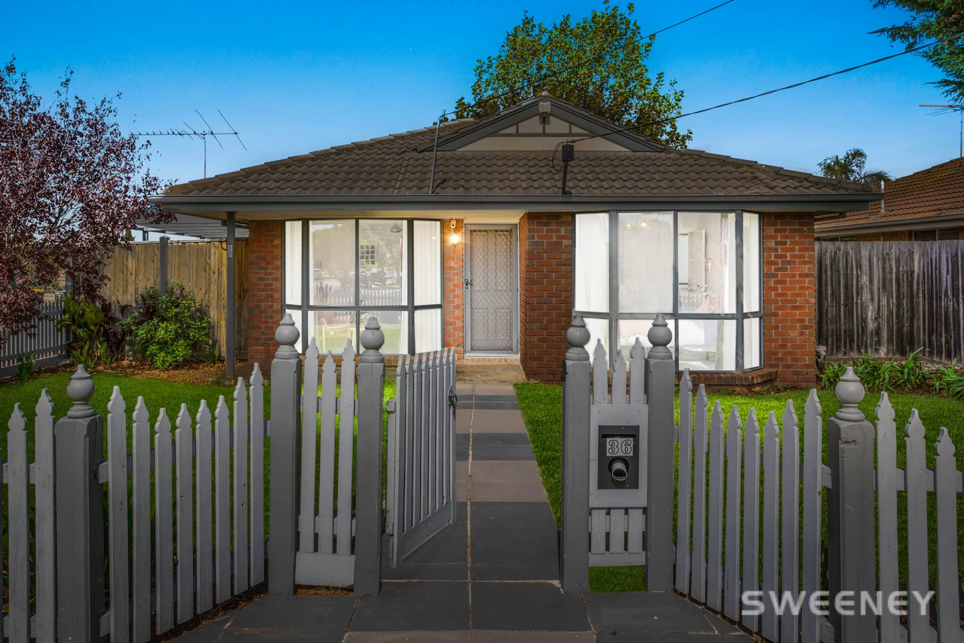 36 Macneil Drive, ALTONA MEADOWS Peter Jordan