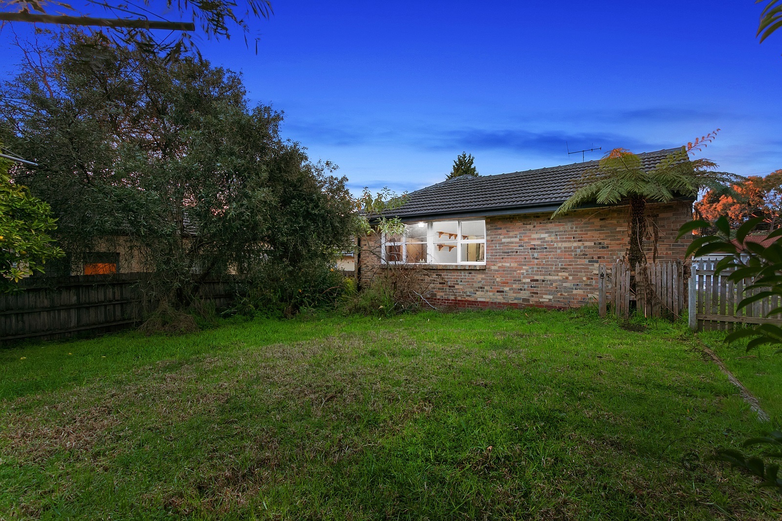 Real Estate For Sale 8 Parkmore Road Forest Hill , VIC