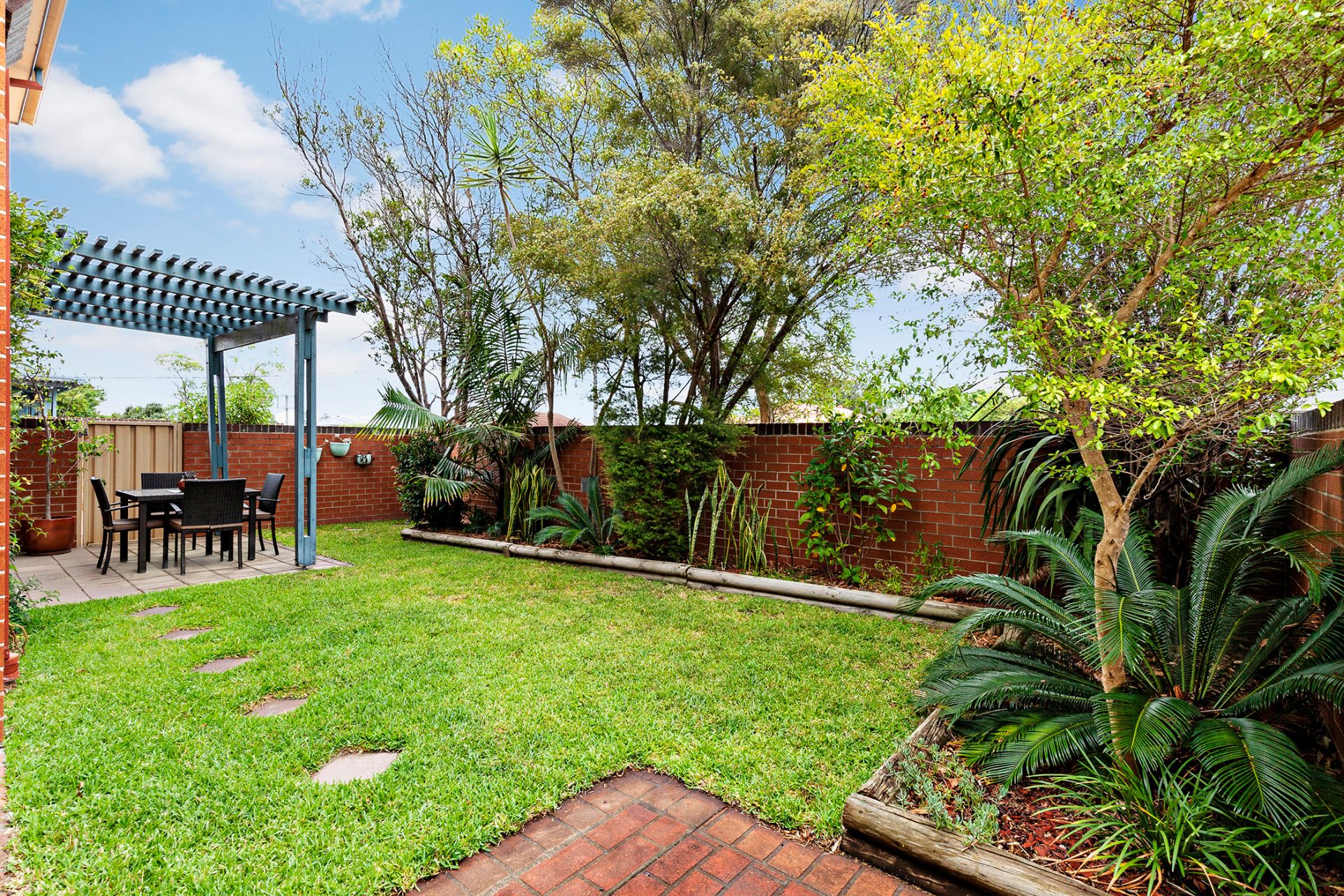 Real Estate For Sale 1/4 Robb Street Belmont , NSW
