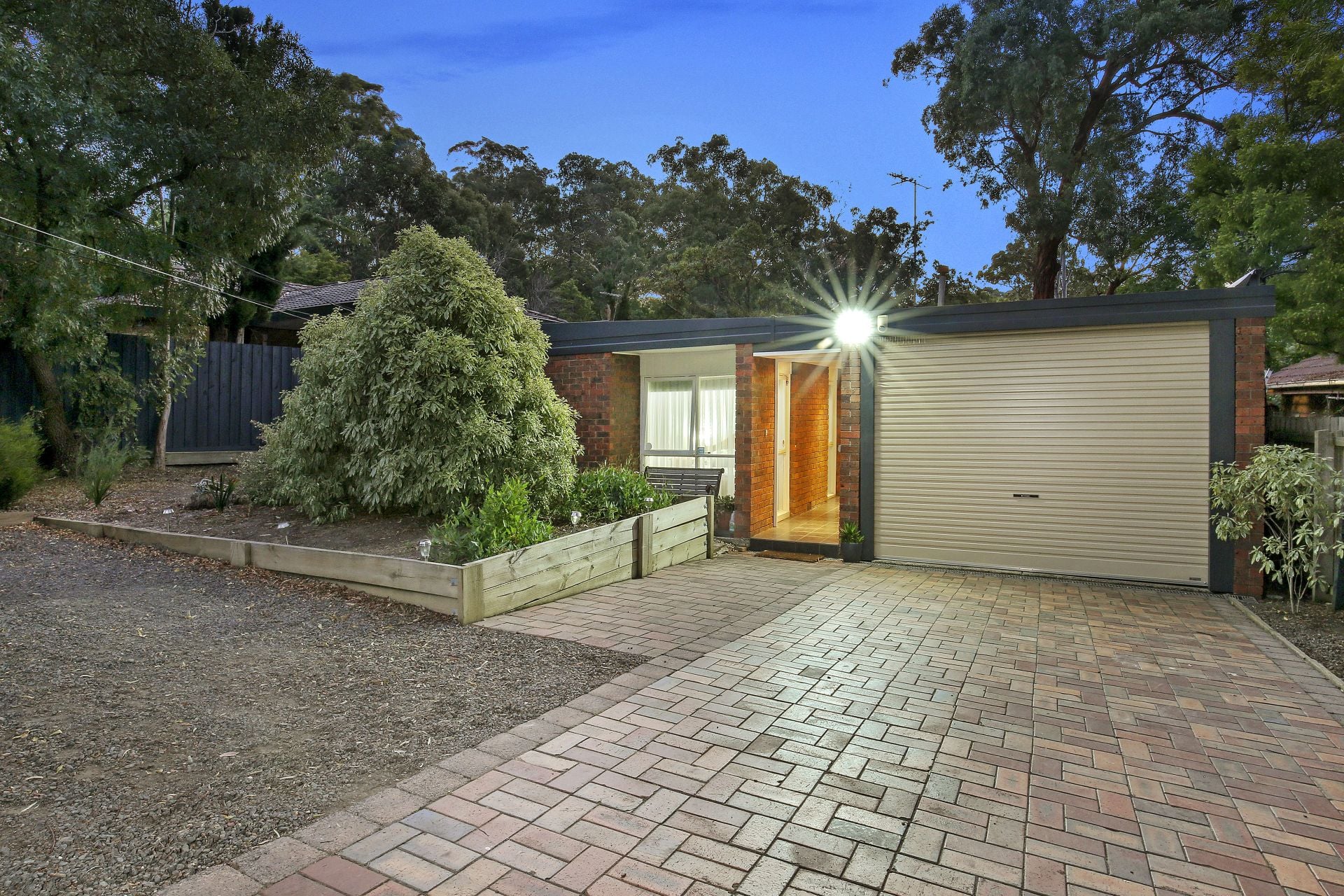 Real Estate For Sale 215 Bolton Street Eltham , VIC
