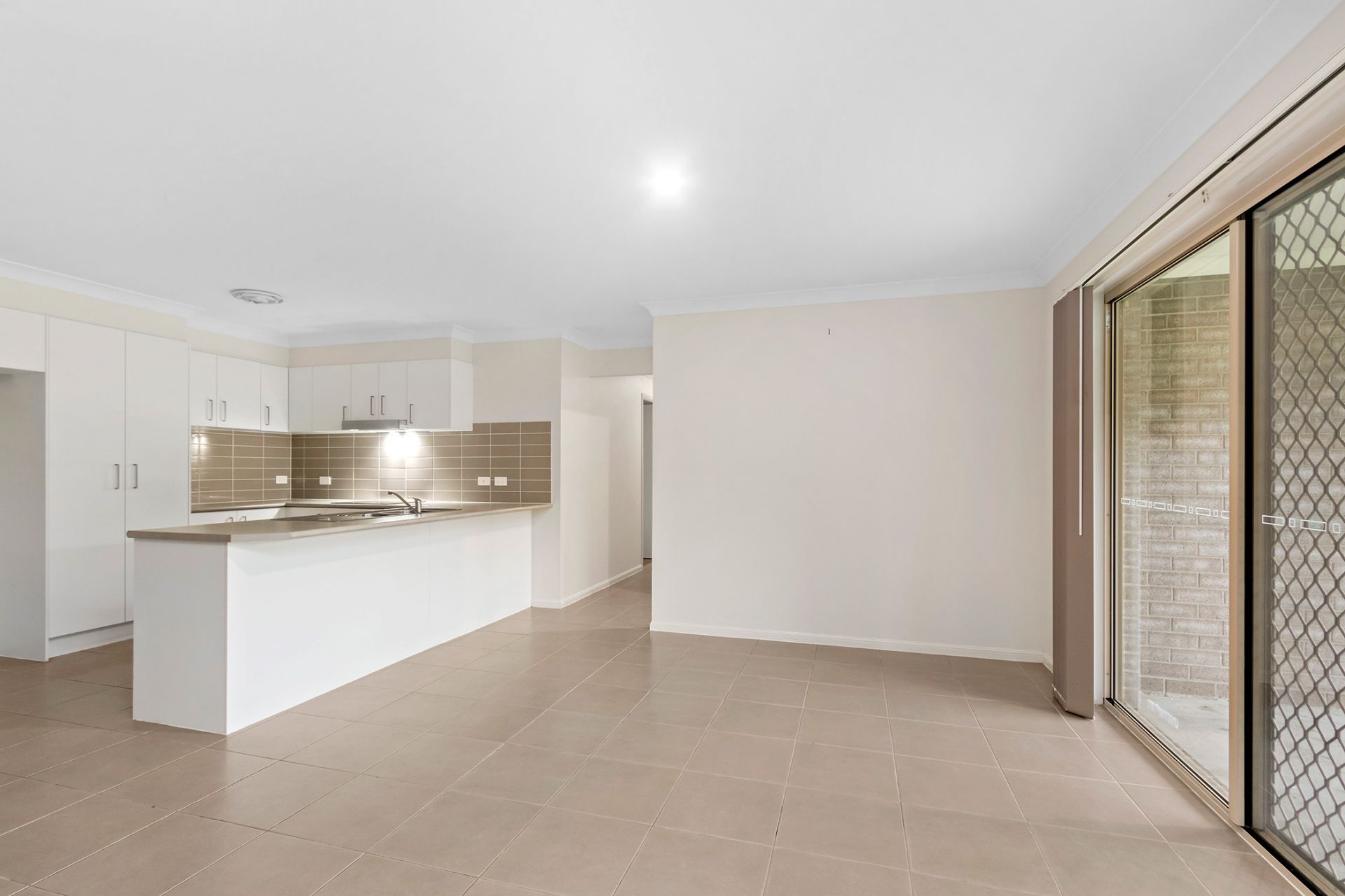 Real Estate For Lease 6 OUTLOOK Boulevard Fletcher , NSW