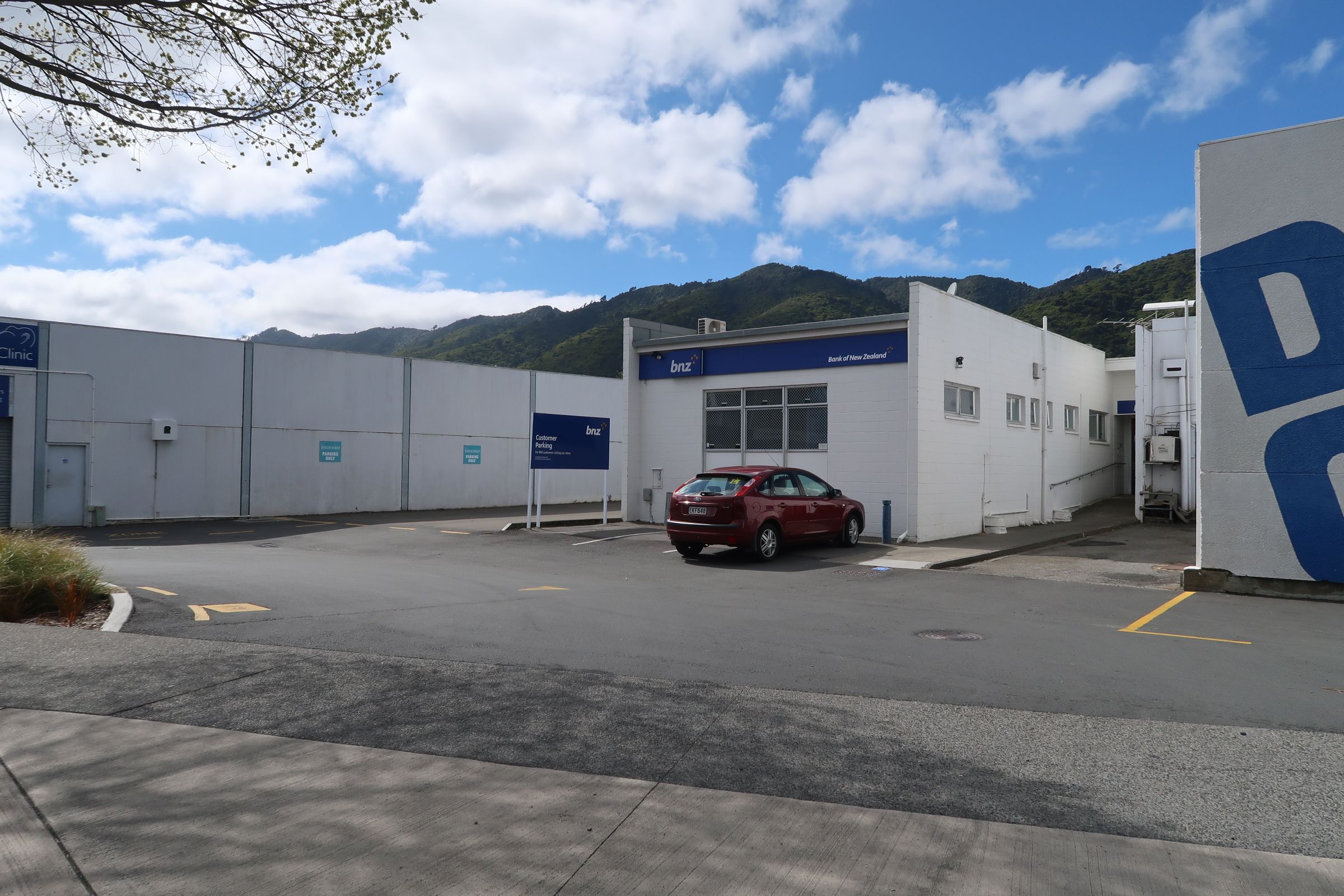 Real Estate For Commercial Sale 44 Main Road Waikanae , Wellington