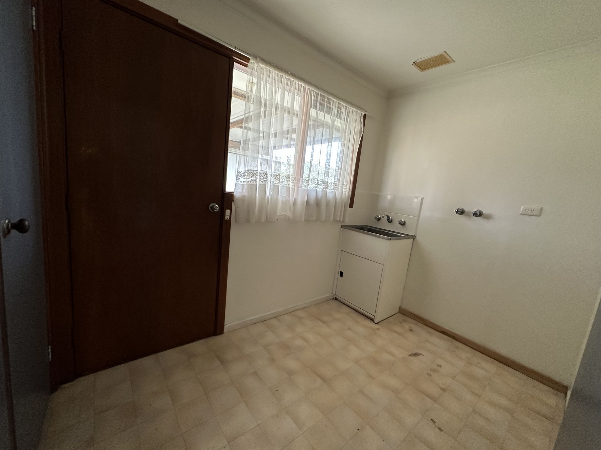 34 Roach Drive, ALTONA MEADOWS Sweeney Estate Agents