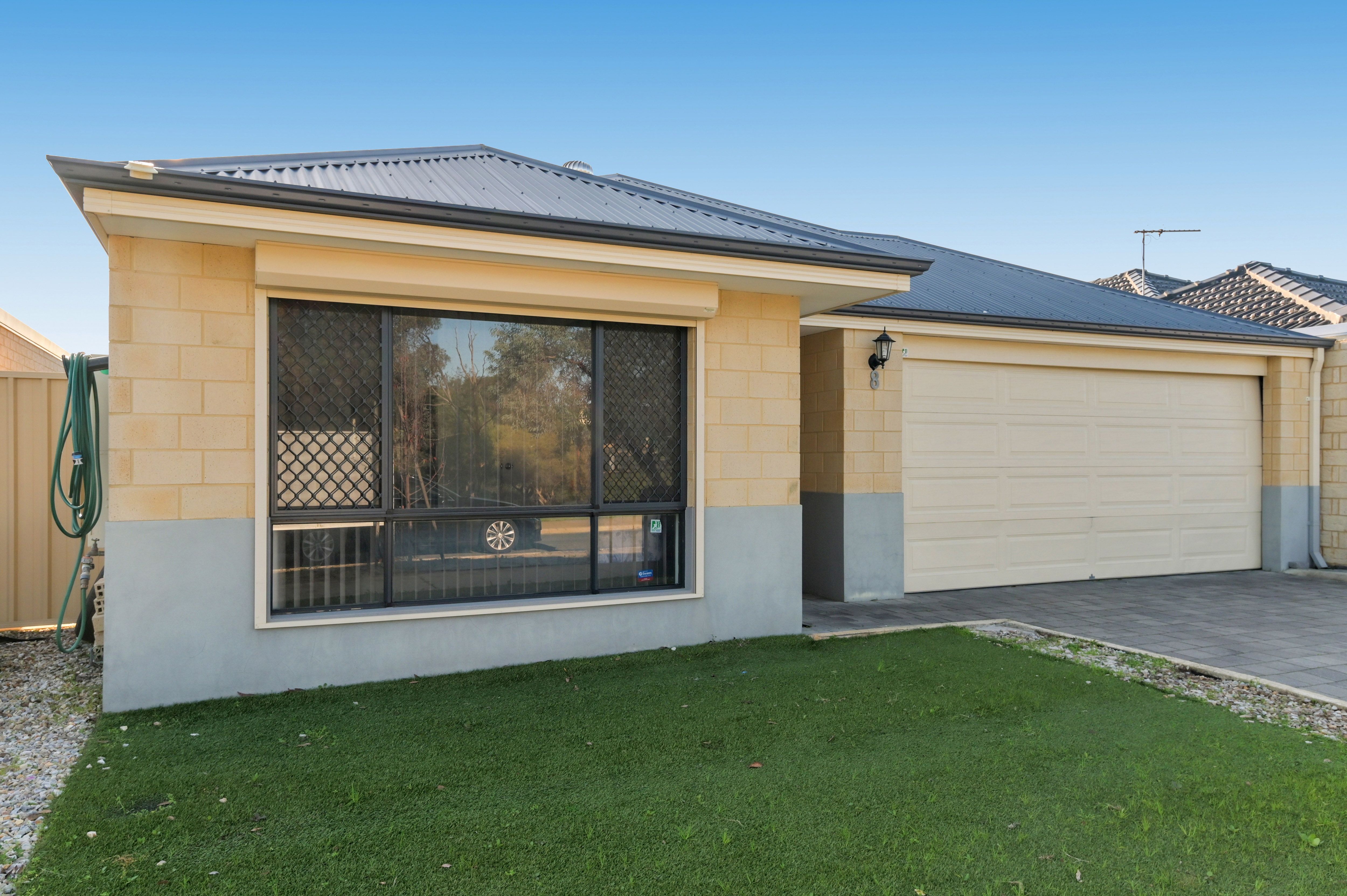 Real Estate For Sale 8 Bantry Drive Maddington , WA