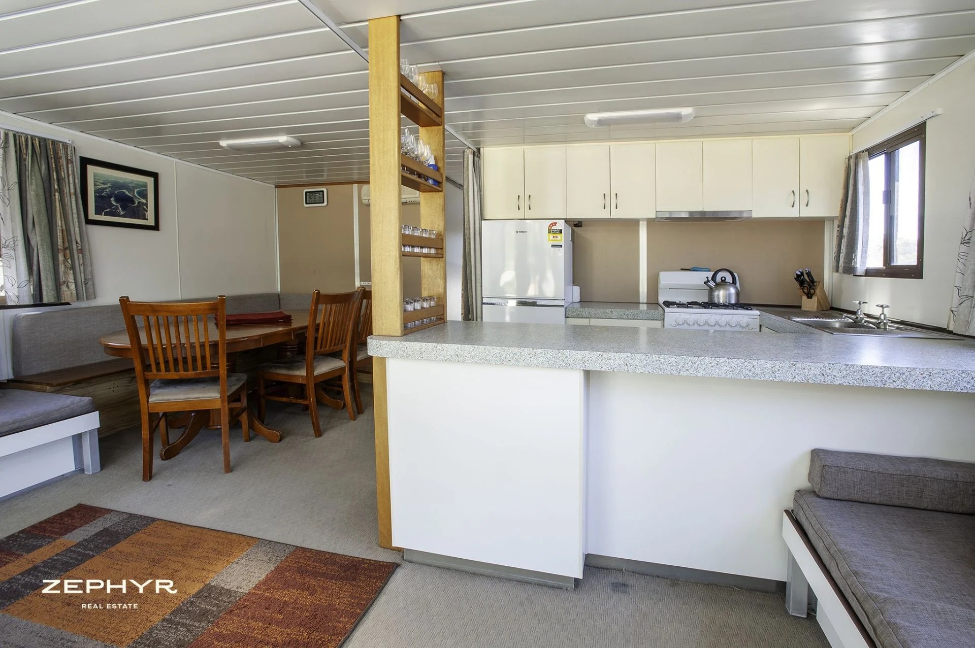 " Houseboat Holidays", Walpole Zephyr Real Estate