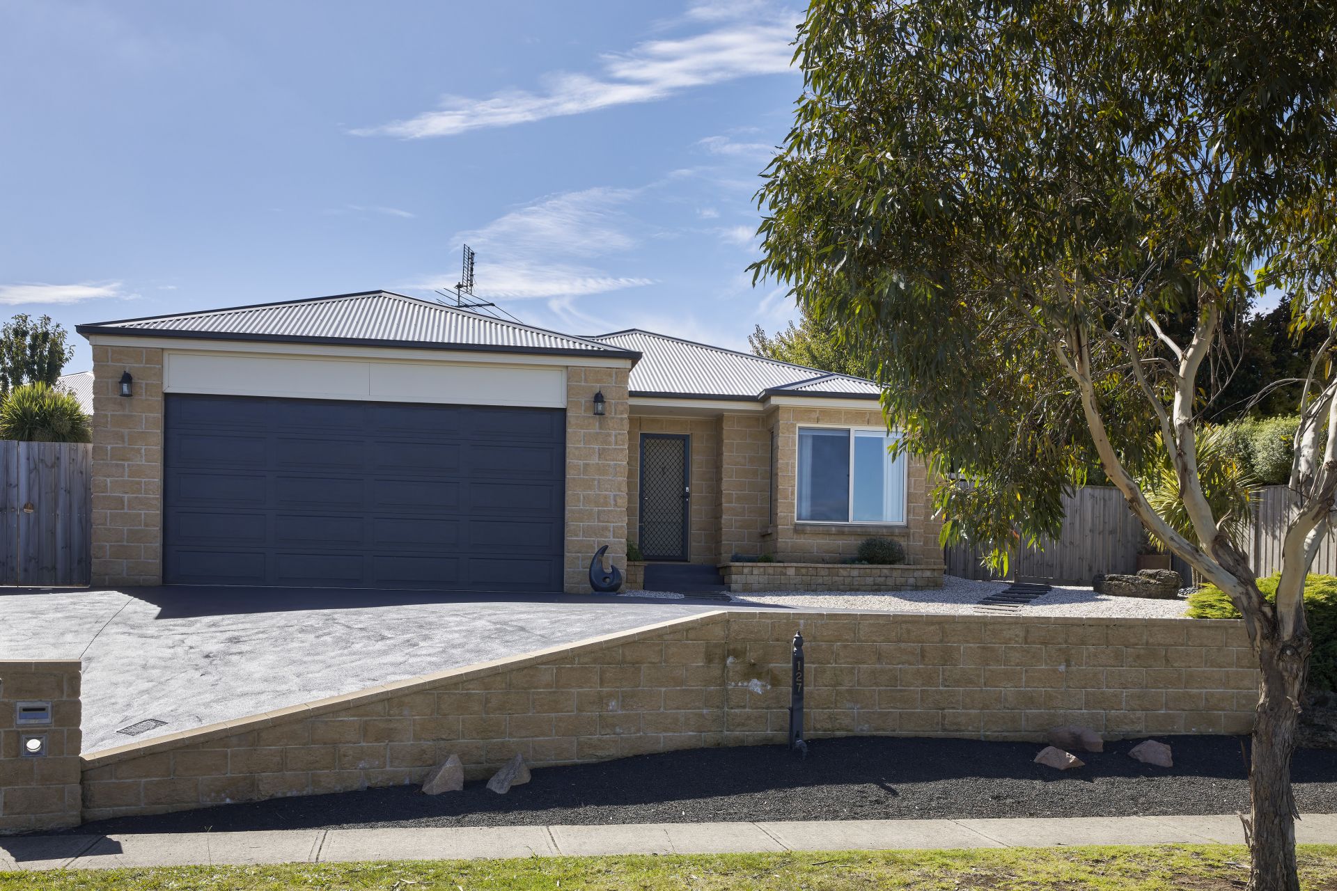 127 McNeilly Road, Drouin OBrien Real Estate