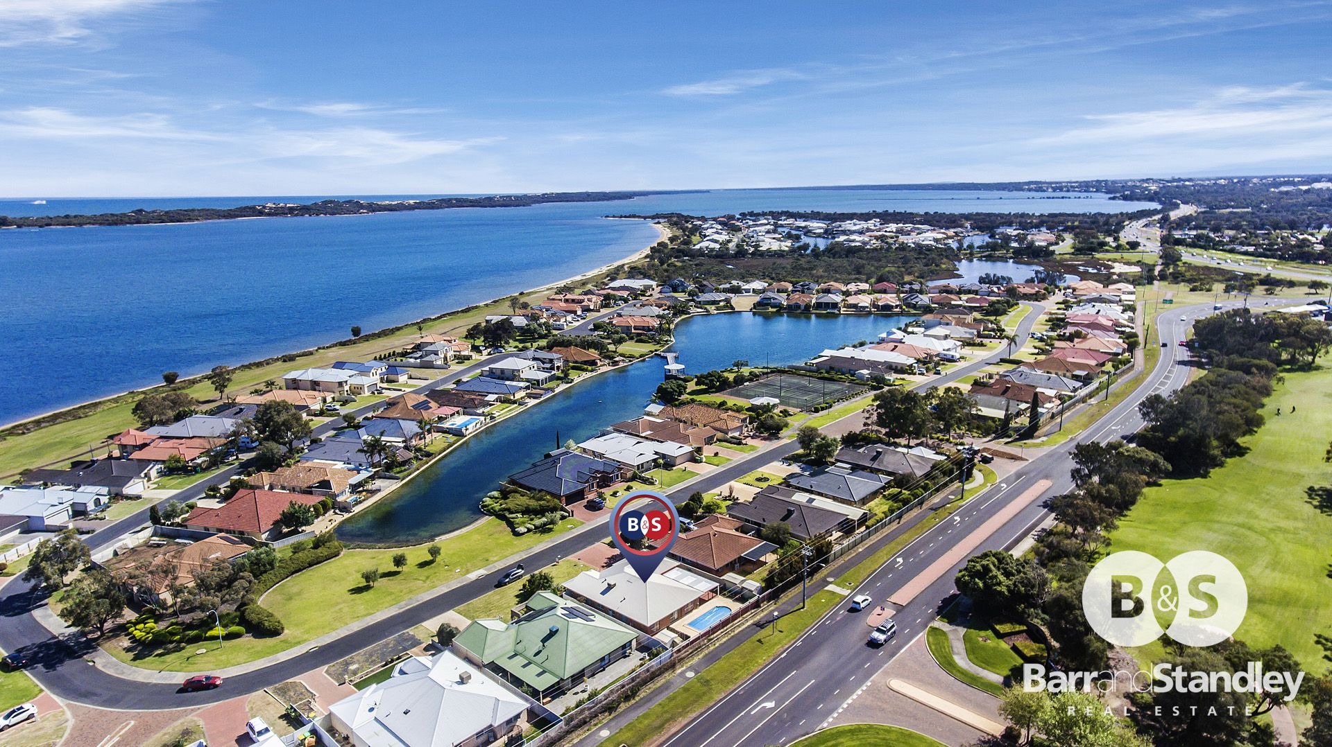9 Willis Cove Pelican Point , WA