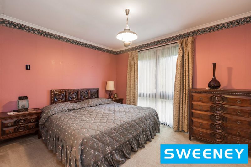 12 McIntyre Drive, ALTONA Sweeney Estate Agents