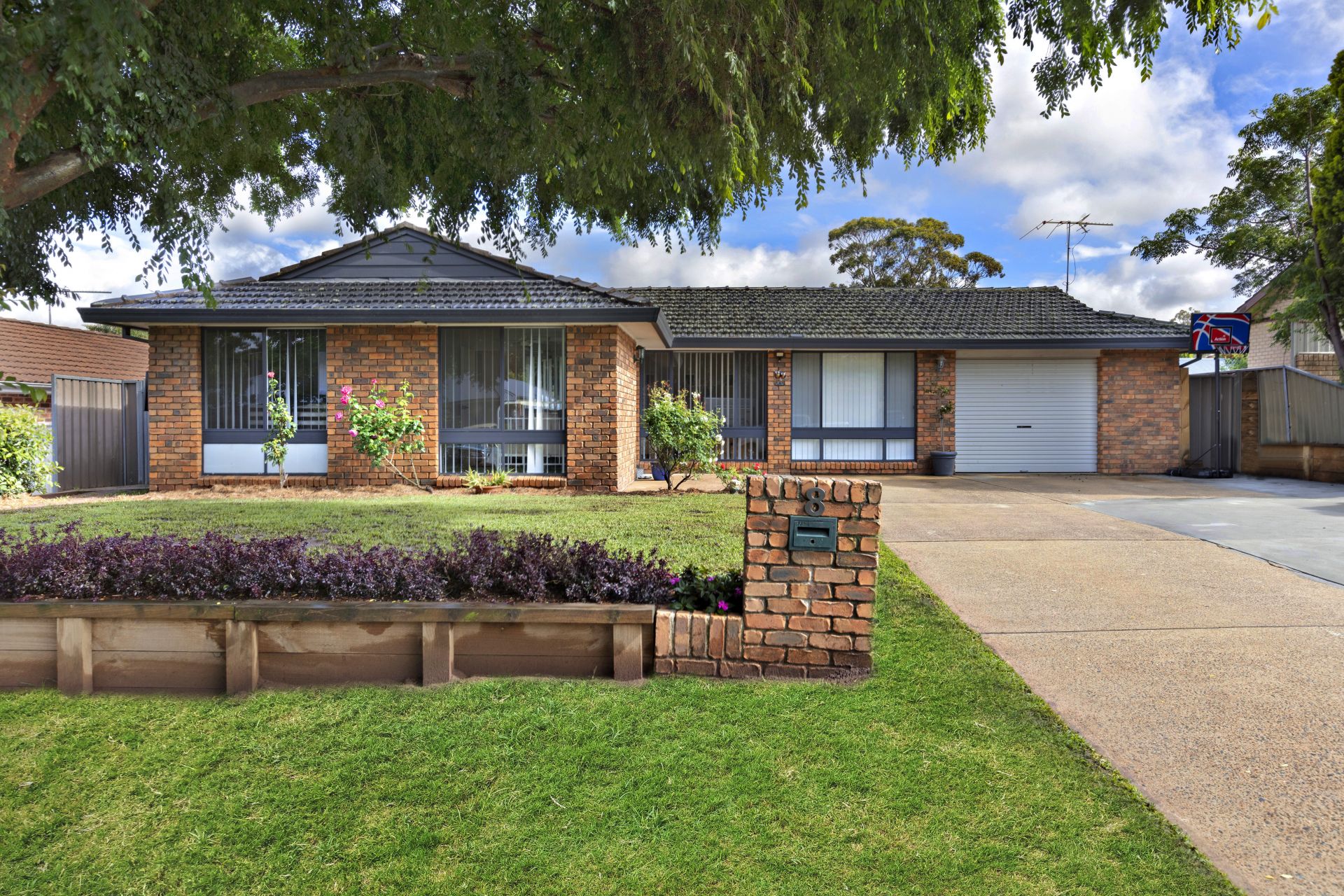 Real Estate For Lease 8 Peppercorn Avenue Narellan , NSW