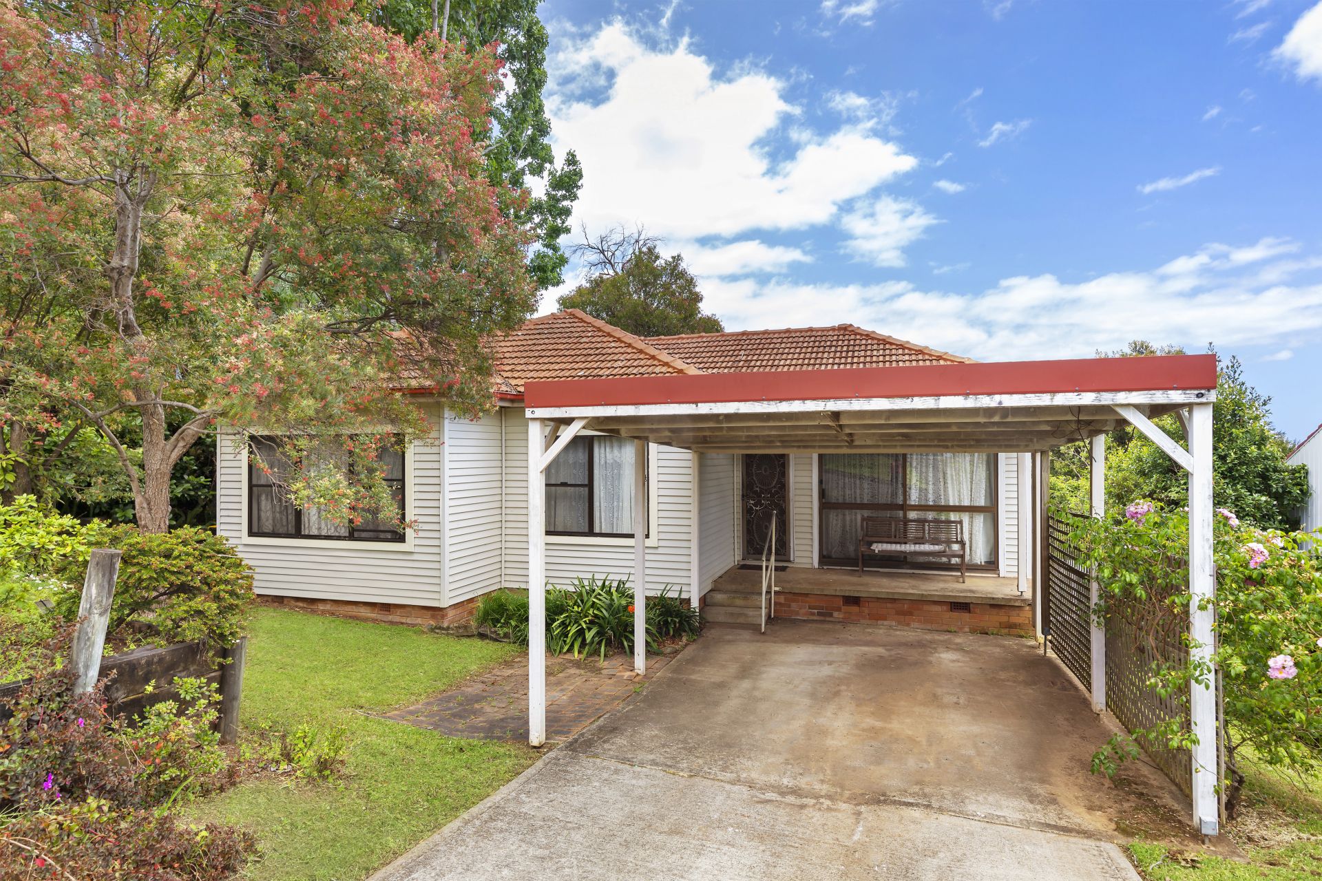 Real Estate For Sale 17 Robinsville Crescent Thirroul , NSW