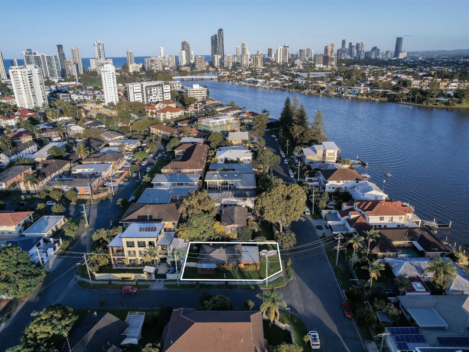 27 Sunset Boulevard, SURFERS PARADISE Amir Prestige Group