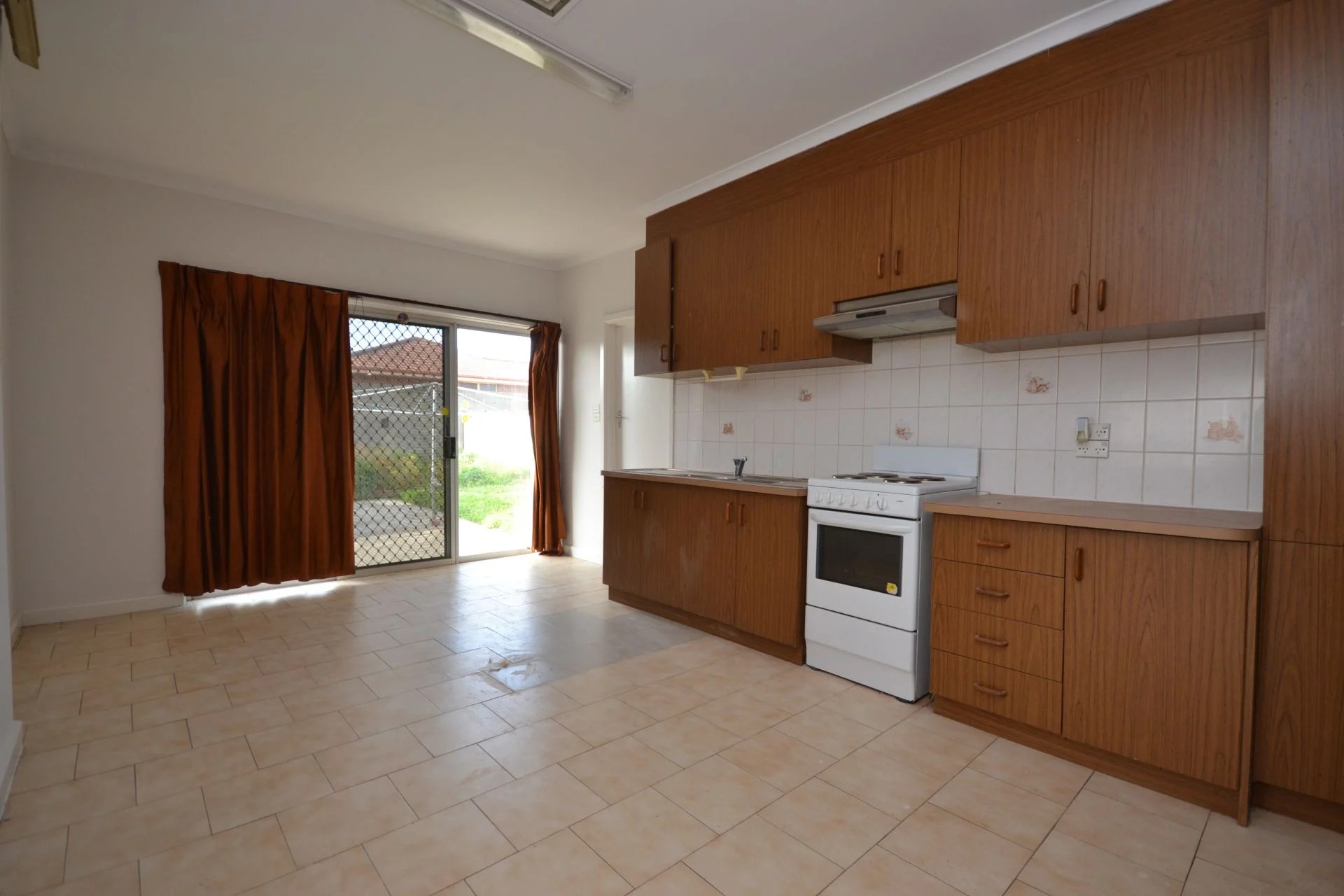 Real Estate For Lease 6 Wurruk Avenue Preston , VIC