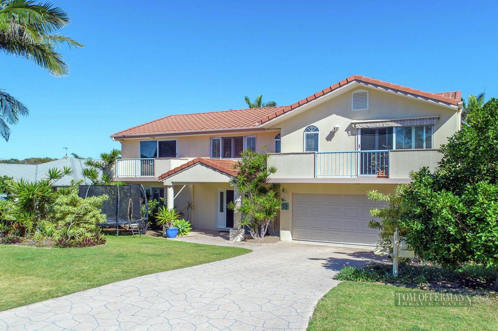 Real Estate For Sale 13 Moonbeam Crescent Castaways Beach , QLD