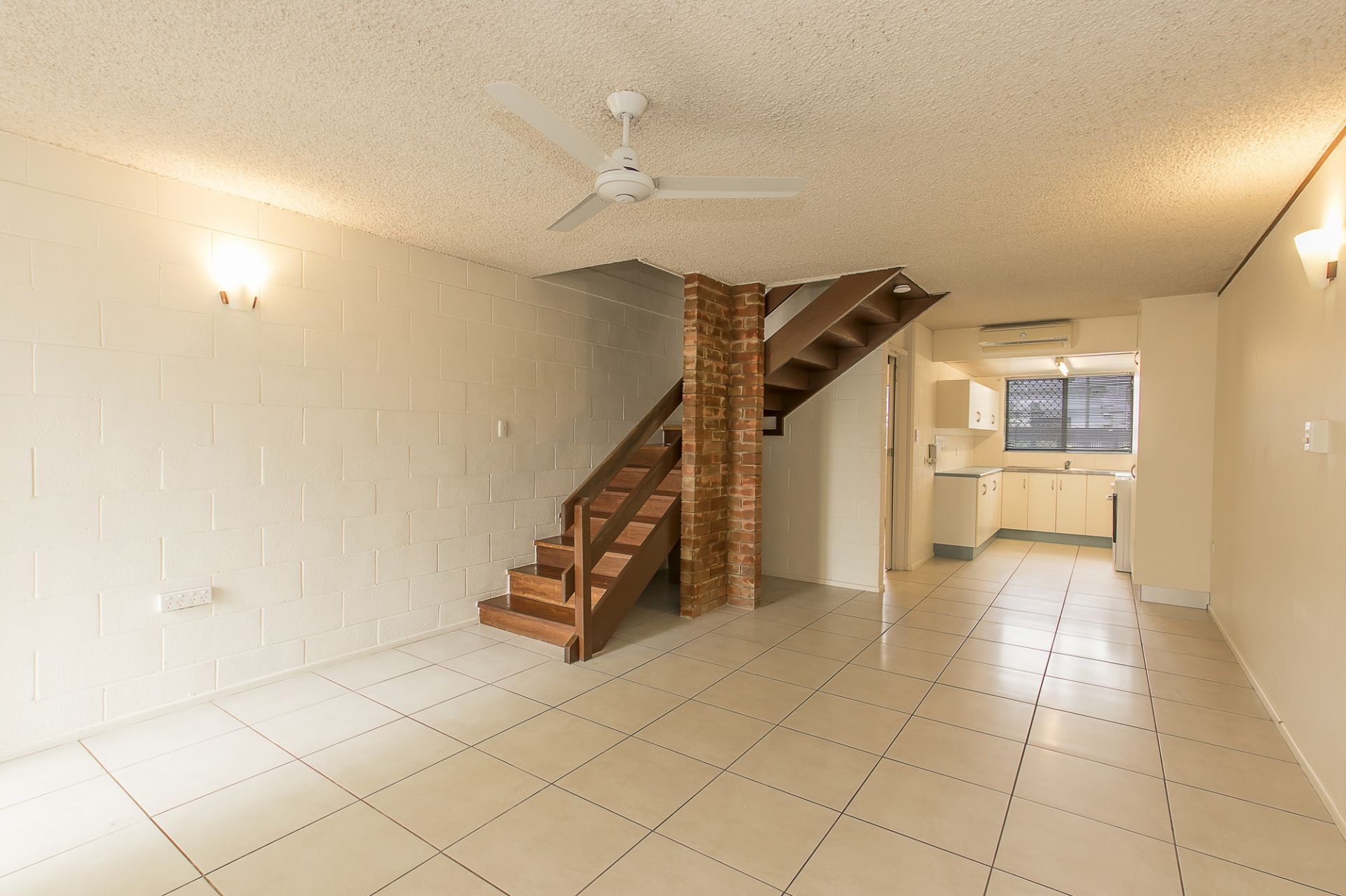 2/24 Bayswater Terrace, Hyde Park Harcourts Kingsberry Townsville