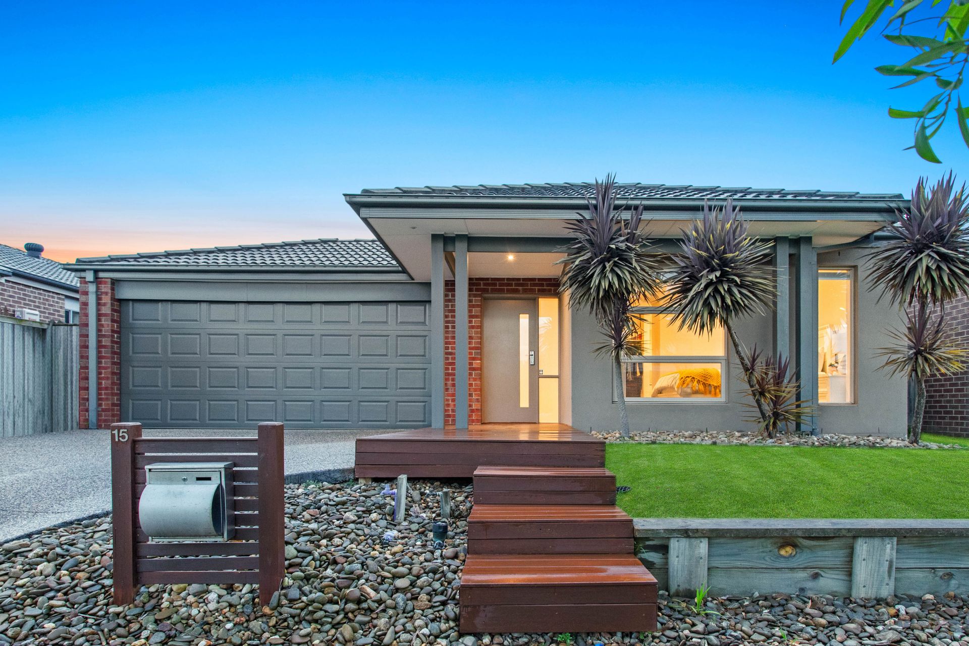 15 Frederick Road, Cranbourne West OBrien Real Estate