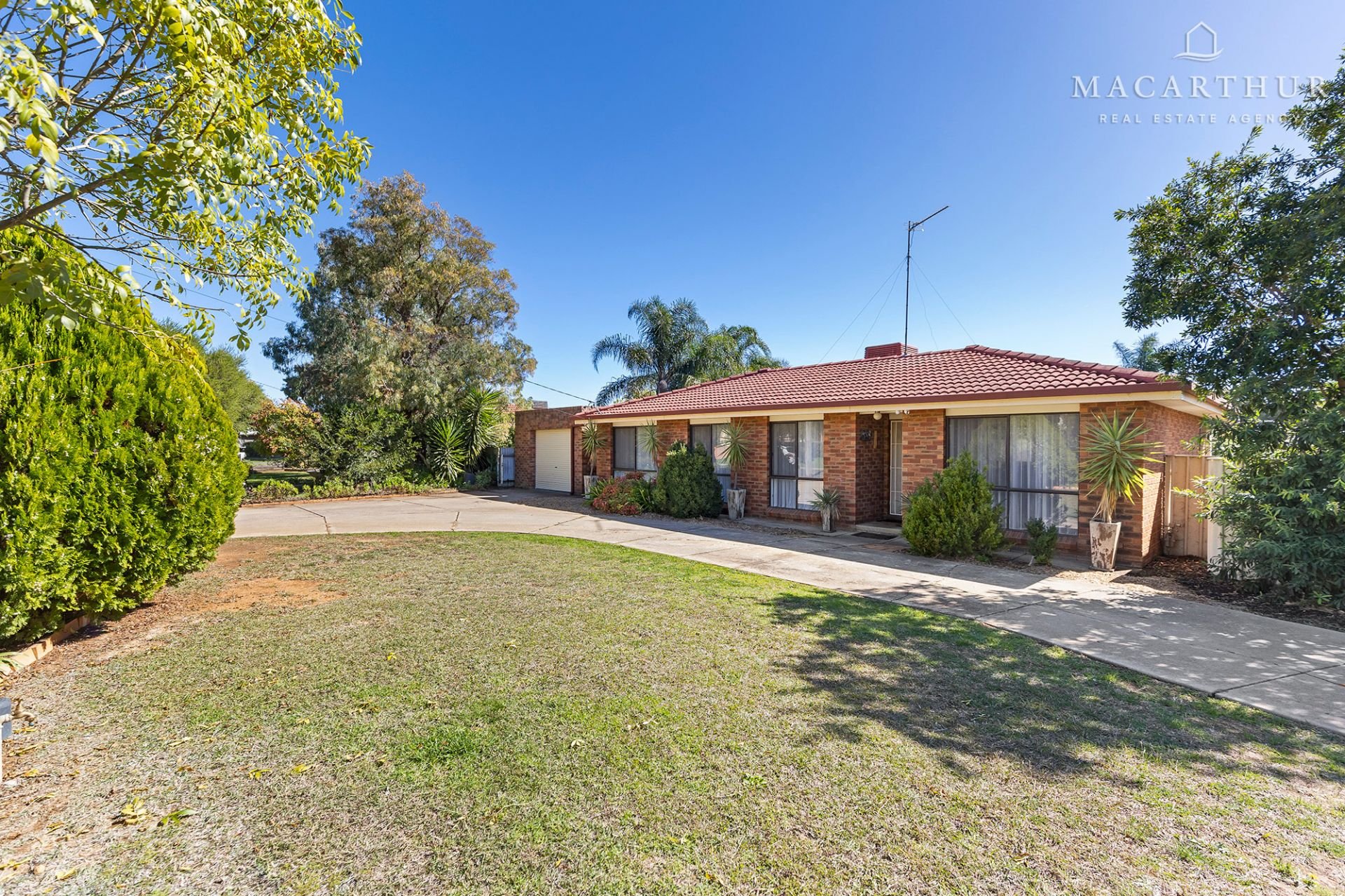 10 Crisp Drive, Ashmont Macarthur Real Estate Agency