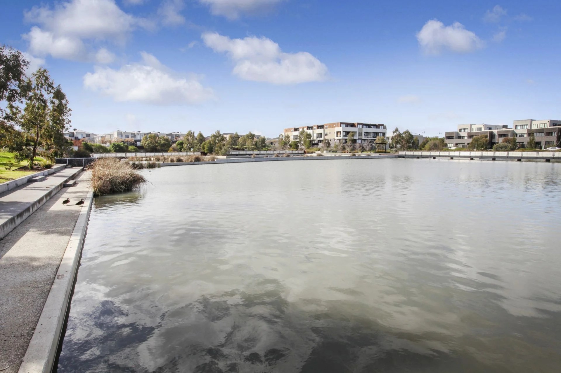 153/73 Lake Street, CAROLINE SPRINGS Sweeney Estate Agents