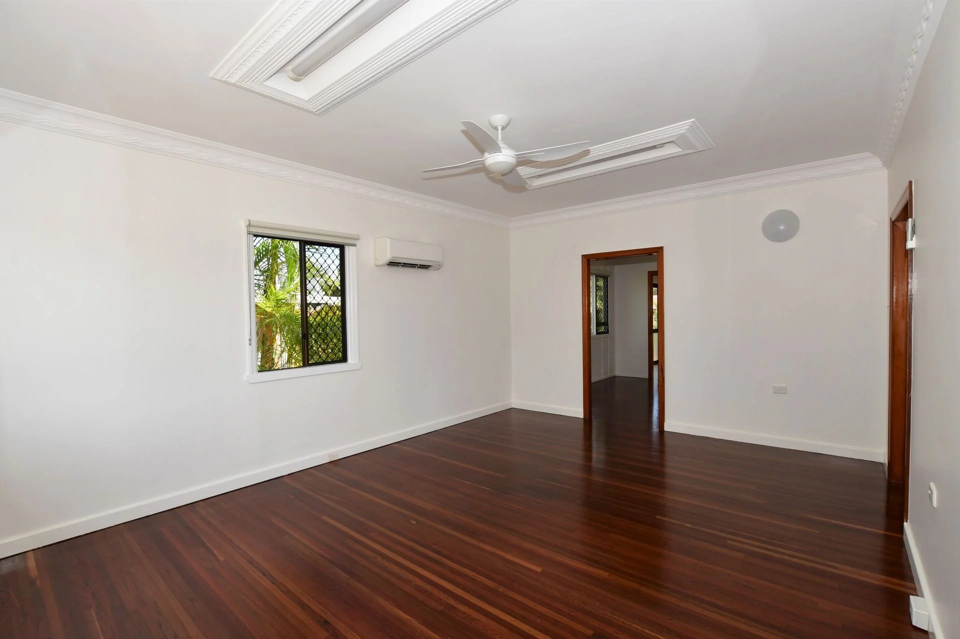 33 Wainwright Street, SVENSSON HEIGHTS Four Walls Realty