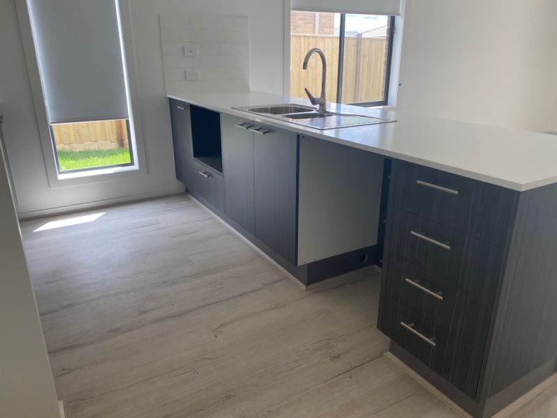 8 Carnation Drive, ROCKBANK Sweeney Estate Agents