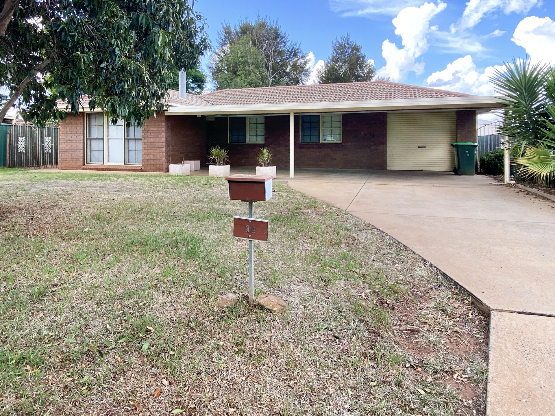 16 Springfield Way, Dubbo Bob Berry Real Estate