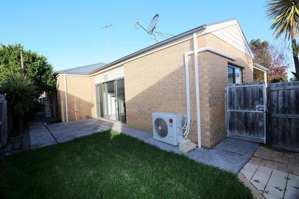 Real Estate For Lease 2/31 Breakwater Road Thomson , VIC