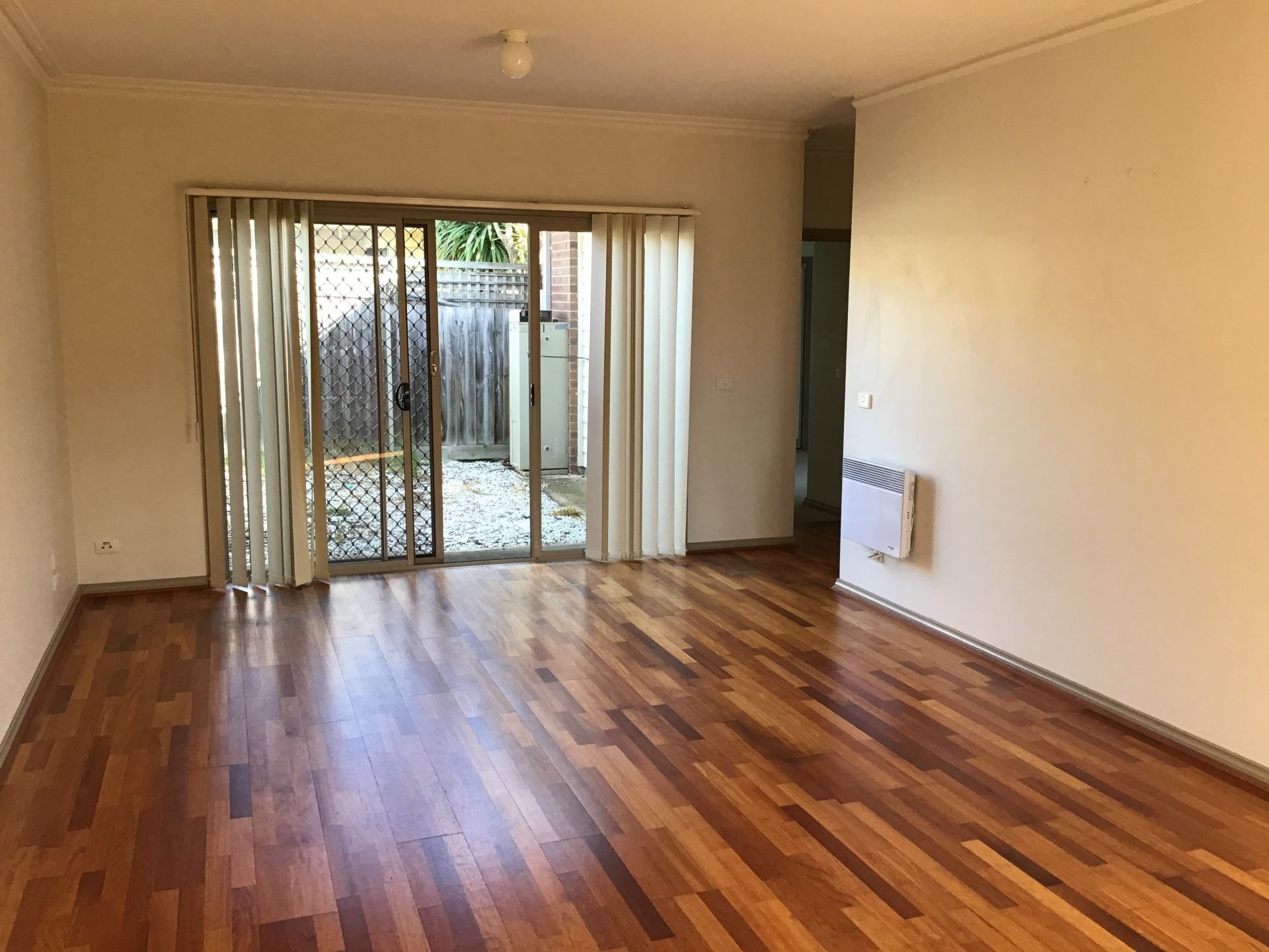 Real Estate For Lease 3/42 Street Reservoir , VIC