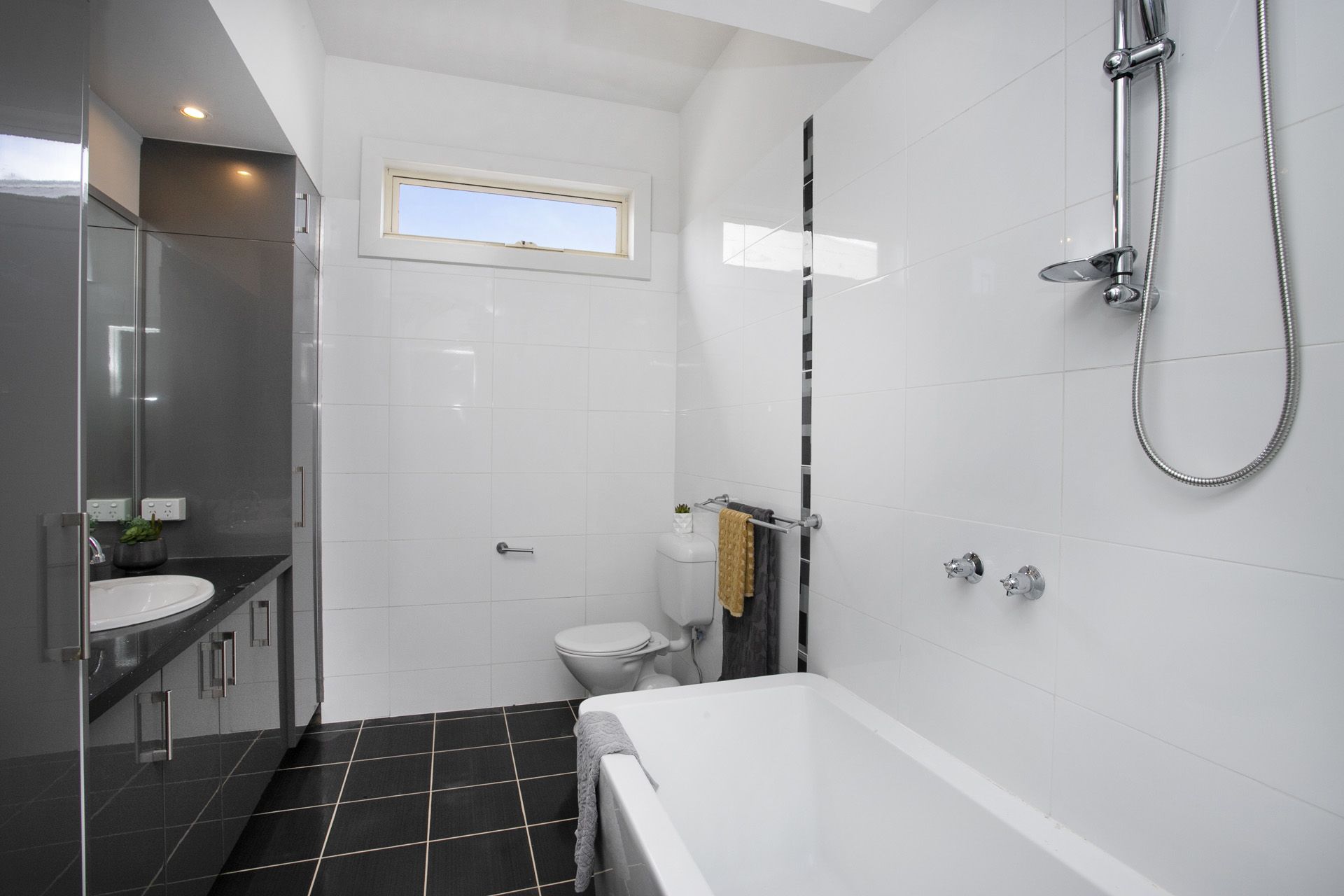 28 Robbs Road, West Footscray Sweeney Estate Agents