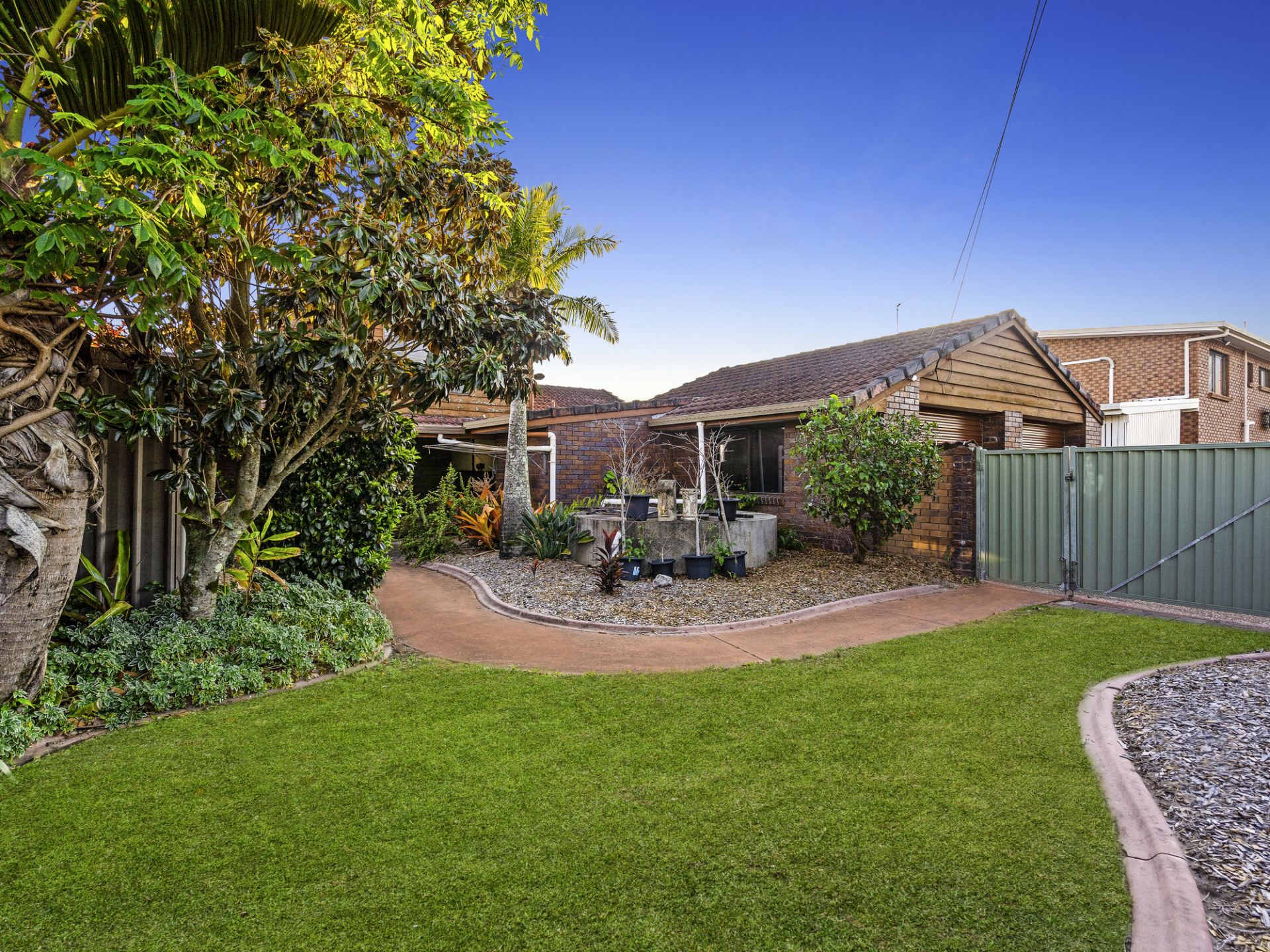 18 The Esplanade, Jacobs Well Amir Prestige Group