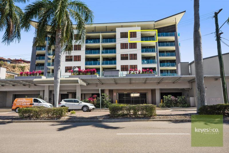 On Flinders Street Townsville