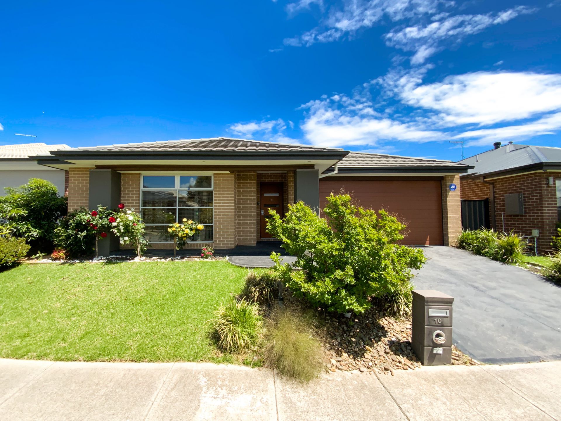 10 Oatmeal Way, Mernda Resider Real Estate