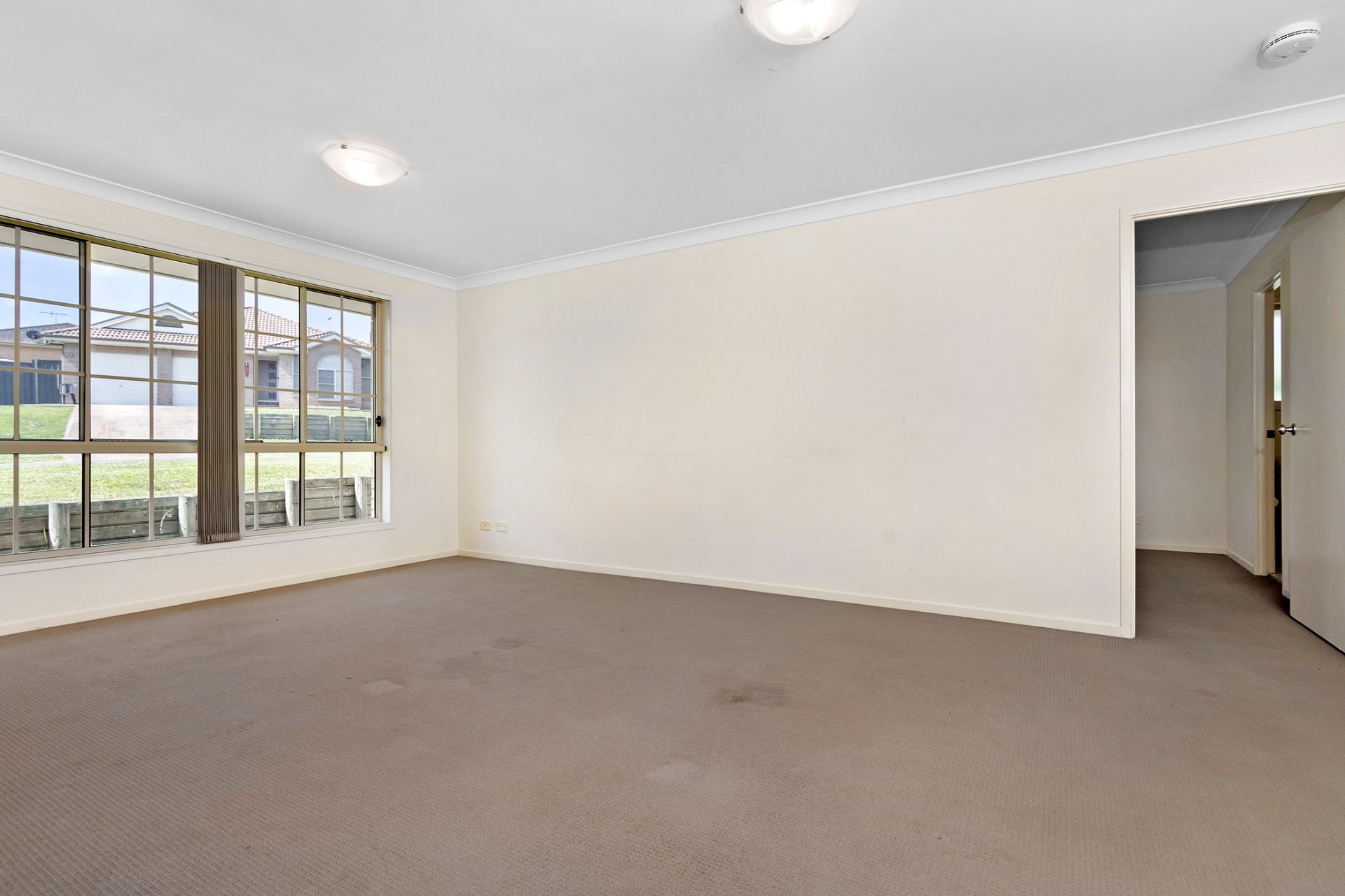 Real Estate For Lease 5 Redmond Circuit Cameron Park , NSW
