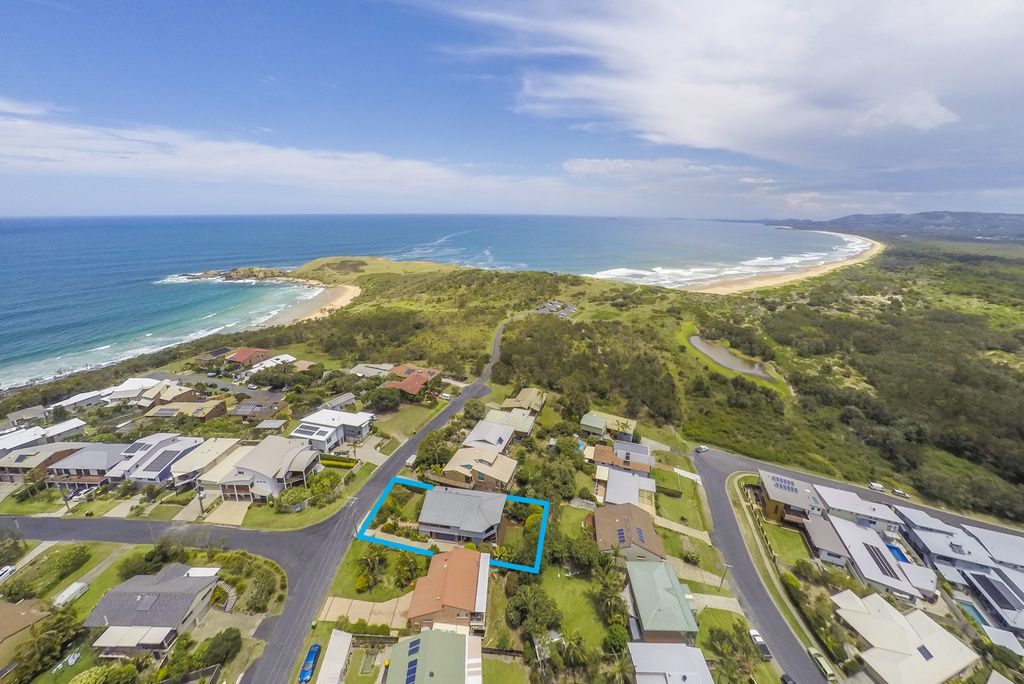 Real Estate For Sale 66 Dammerel Cres Emerald Beach , NSW
