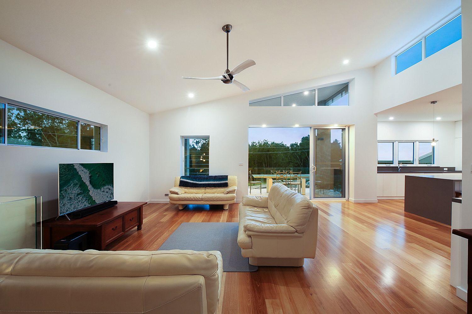 Real Estate For Sale 5 Lucinda Avenue Killarney Vale , NSW