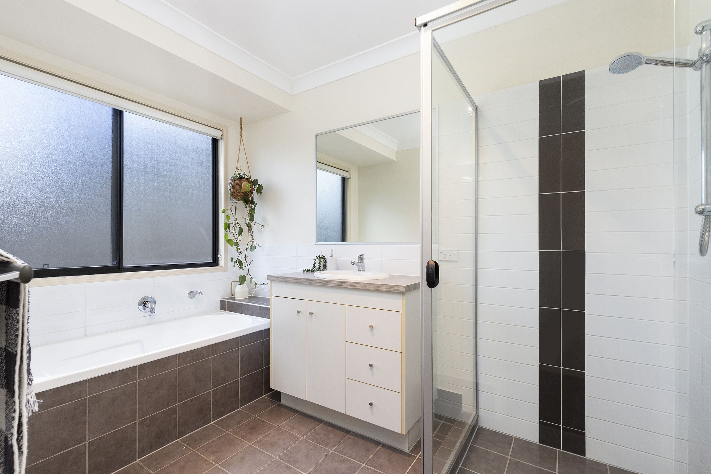 Real Estate For Sale 33 Lissadell Street SHAILER PARK , QLD