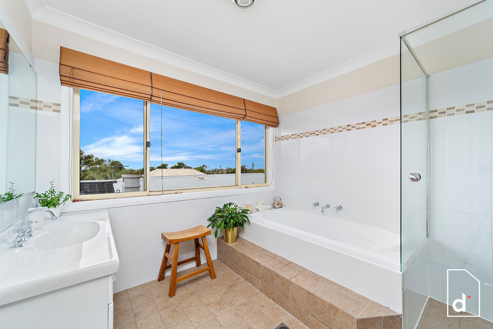 Sold property 1800000 for 29 Hillcrest Avenue Woonona , NSW 2517