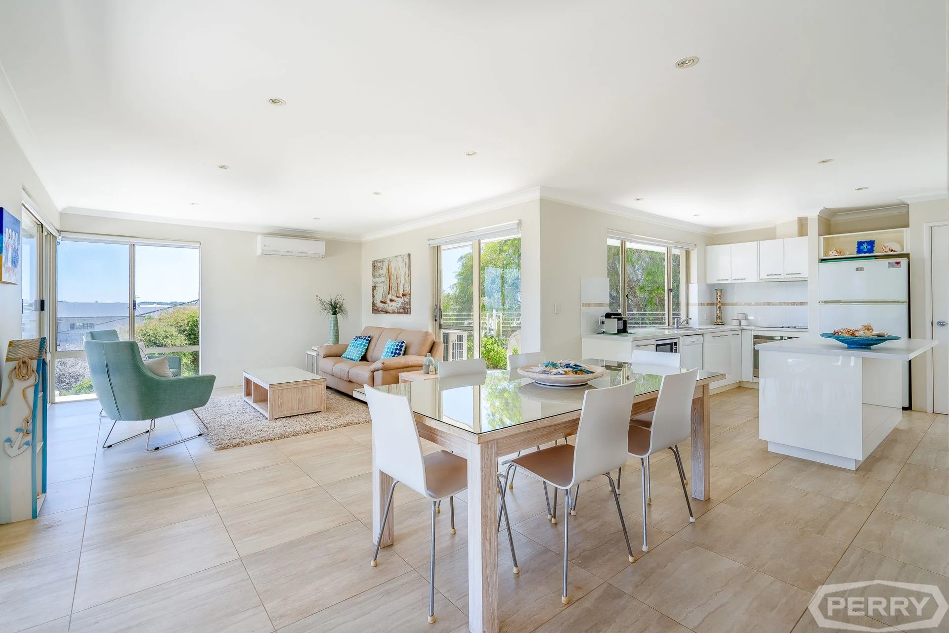 11 Oceanic Drive, Dawesville H.& N. PERRY