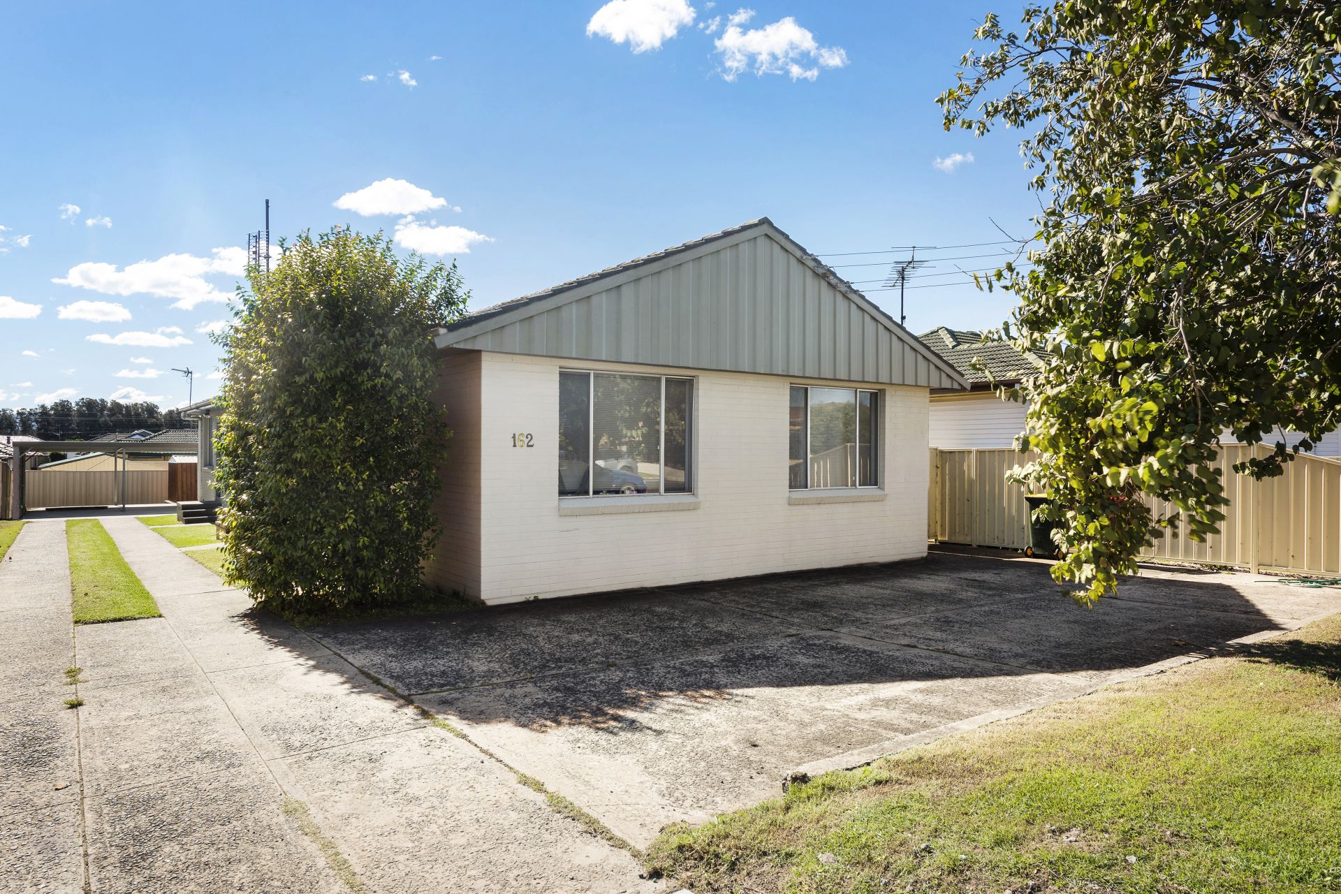 Real Estate For Sale 162 Pur Pur Avenue Lake Illawarra , NSW