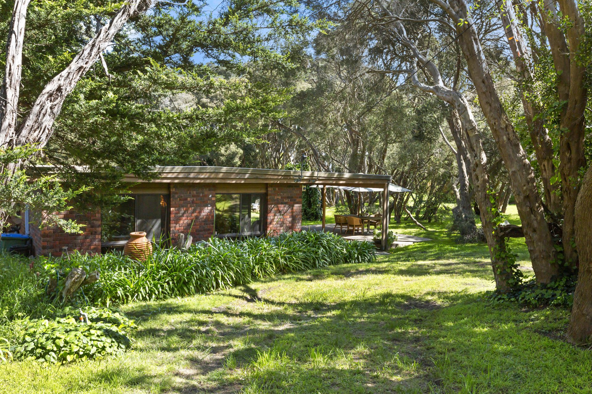 Kay & Burton 41 Fern Grove, Rye