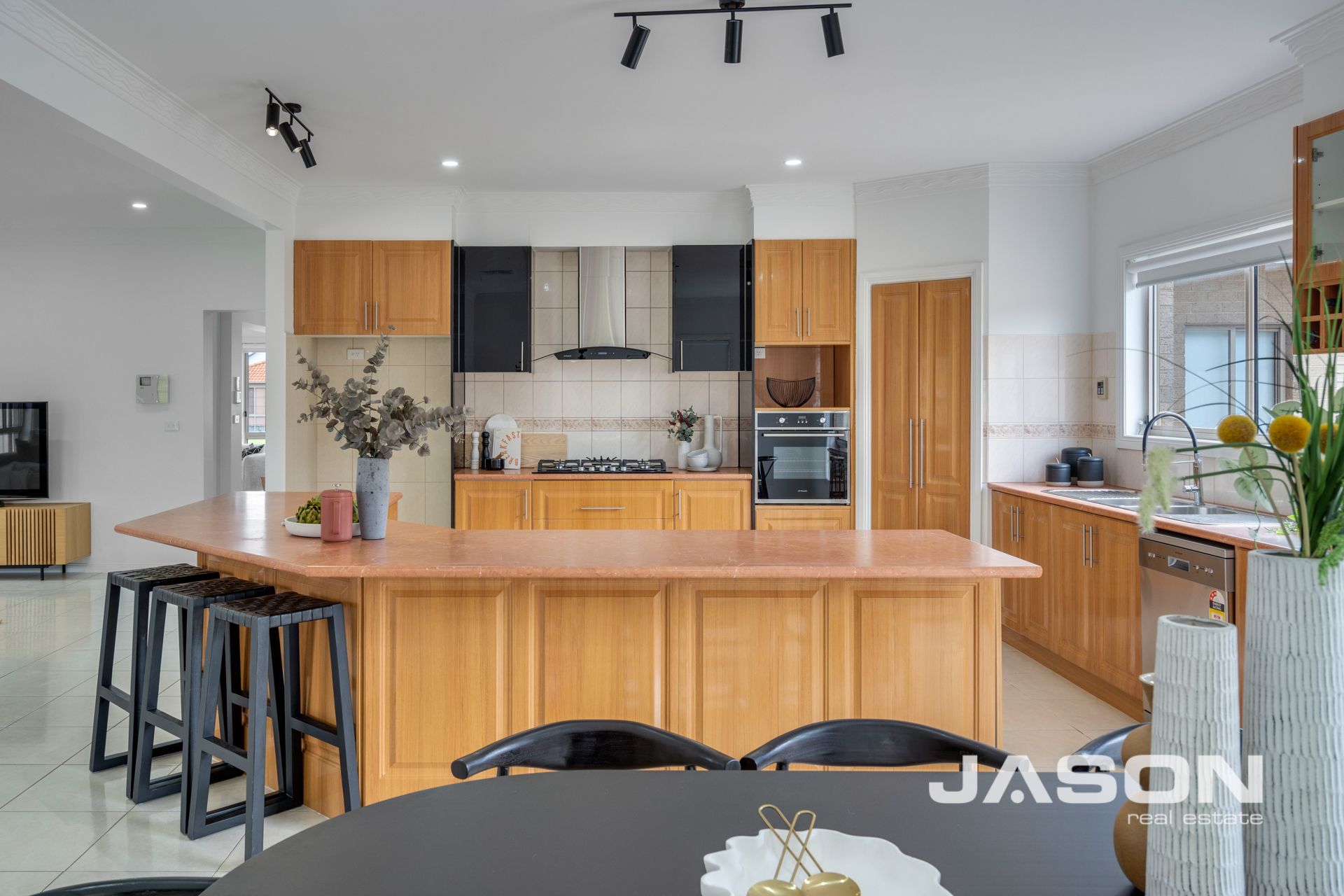 18 Hayfield Road, Roxburgh Park Jason Real Estate