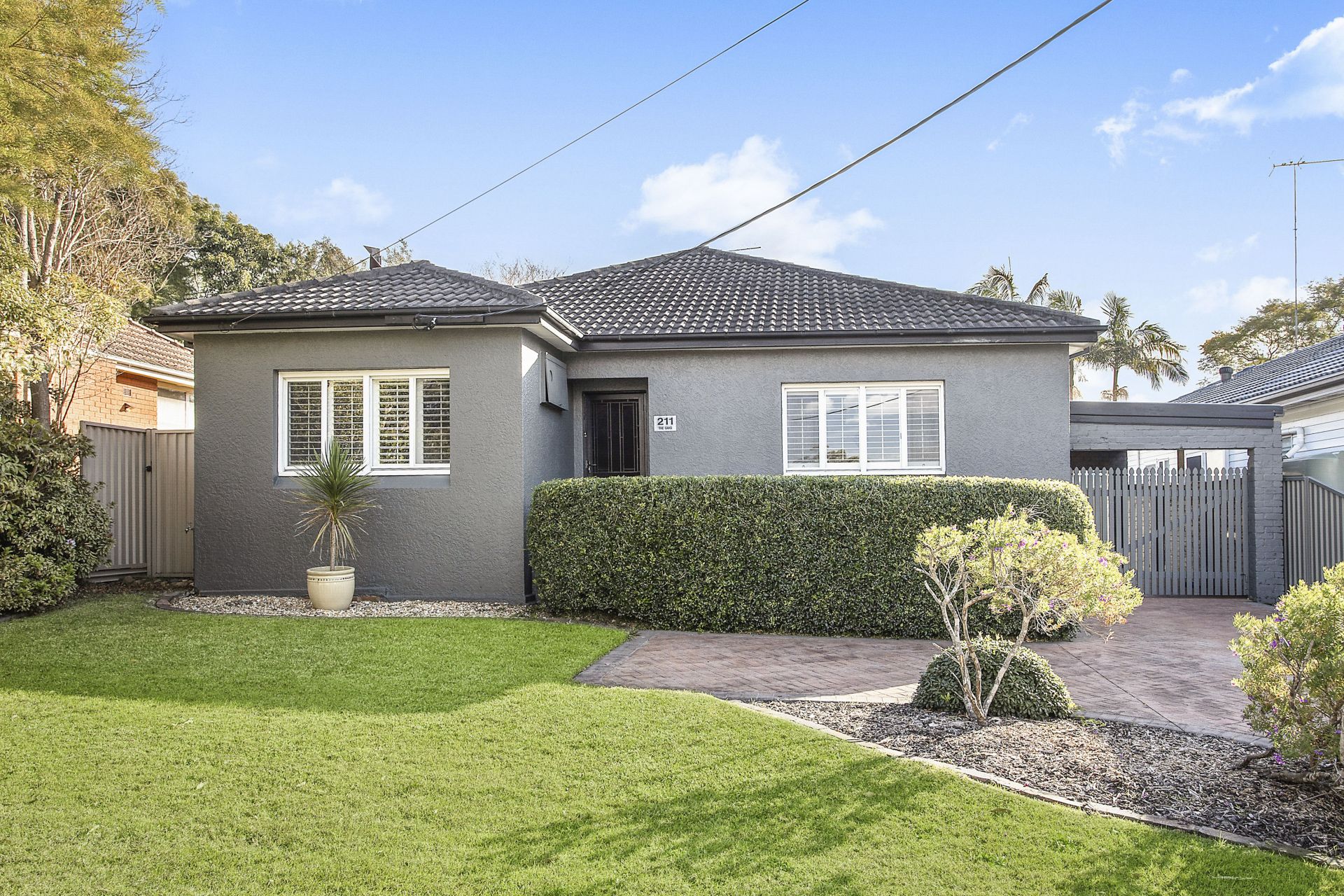 211 Oak Road, Kirrawee Pulse Property Agents