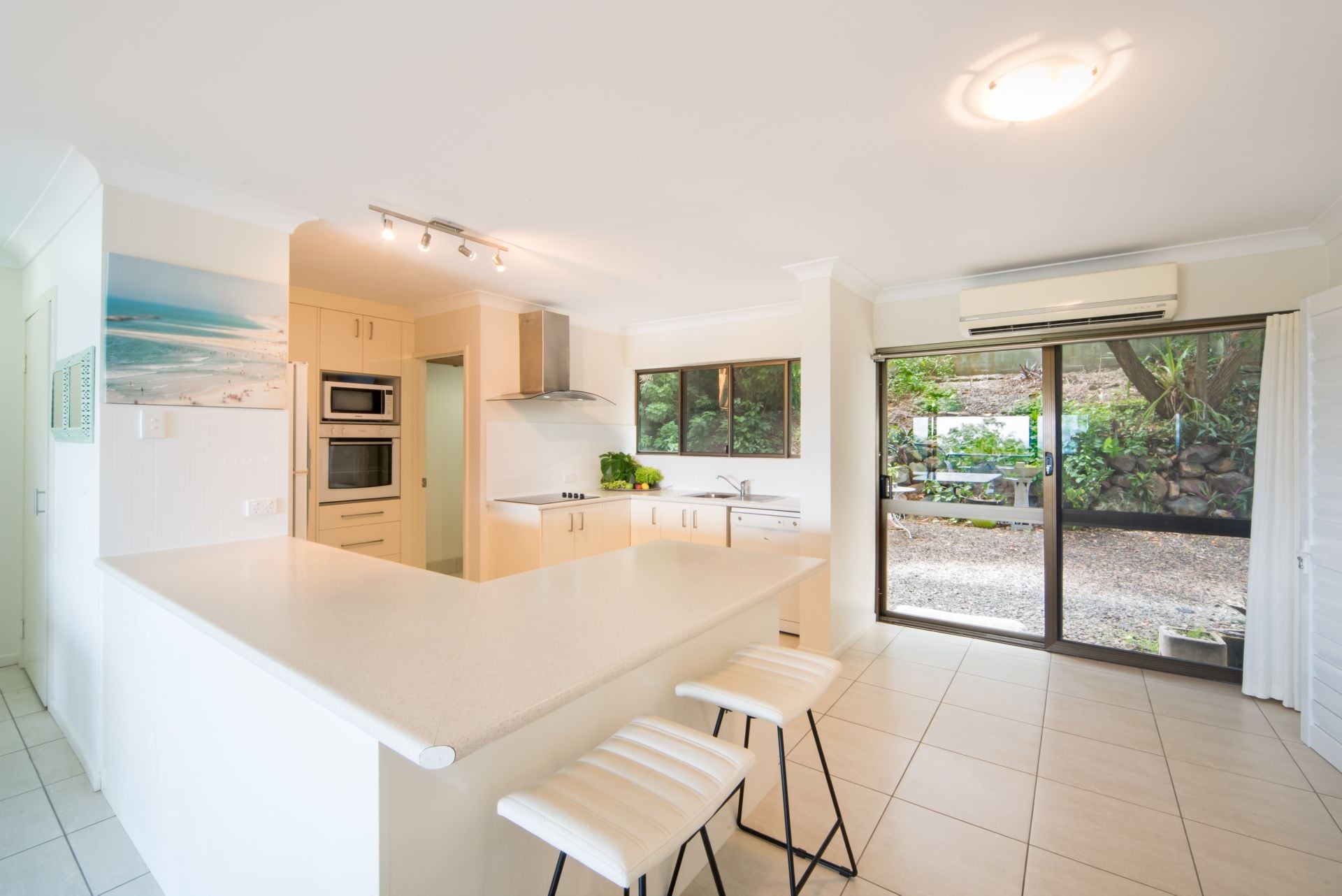 33/6 Eshelby Drive, Cannonvale Taylors Property Specialists