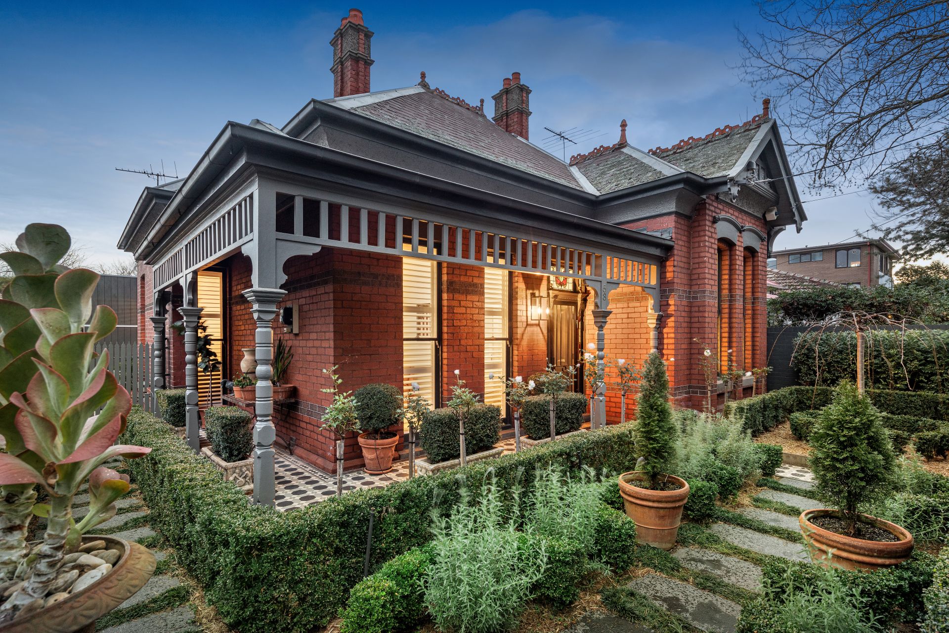 Kay & Burton 58 Auburn Grove, Hawthorn East