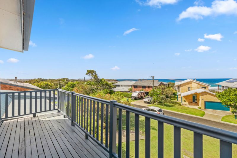Real Estate For Sale 14 Fuller Street Arrawarra Headland , NSW