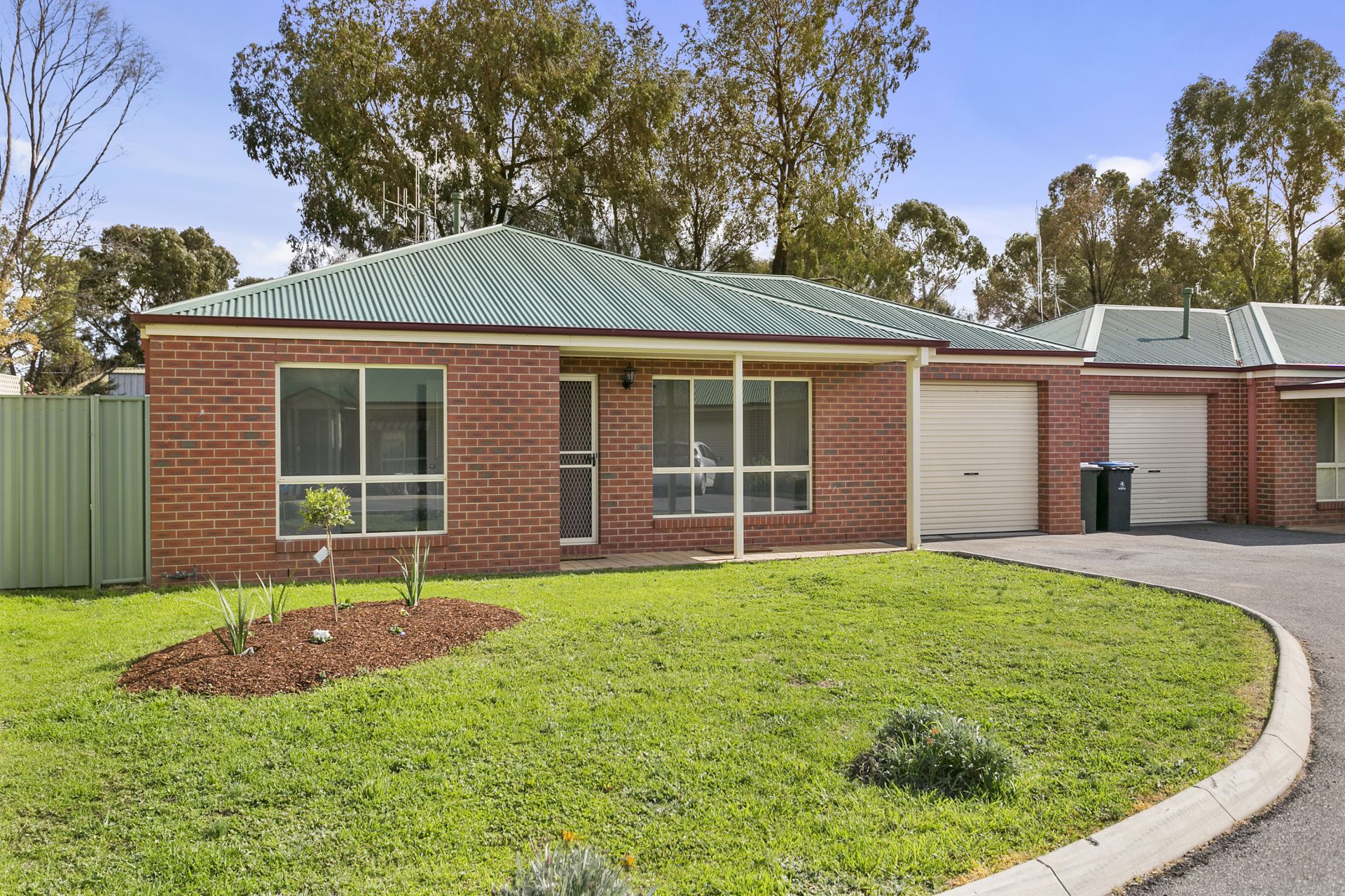 1/61 Averys Road, Eaglehawk DCK Real Estate