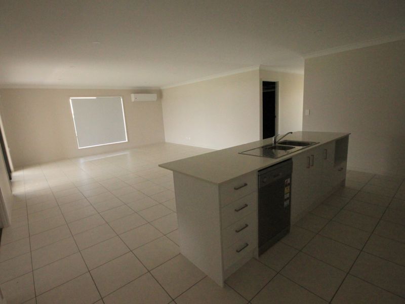18 Leonie Court, LOGAN VILLAGE Living Property Management