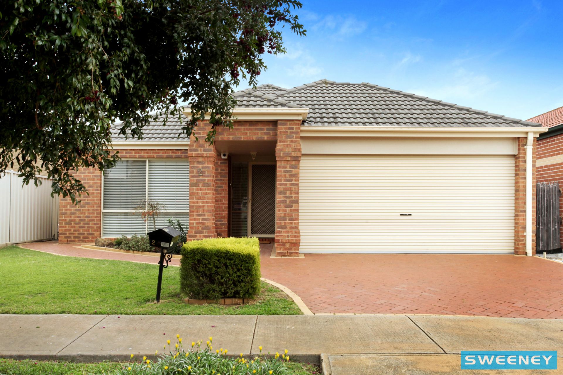 2 Carlsruhe Place, Caroline Springs Sweeney Estate Agents